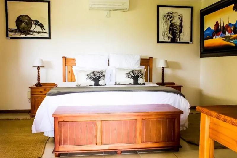 Bedroom, Bed in Cuckoo Ridge Country Retreat