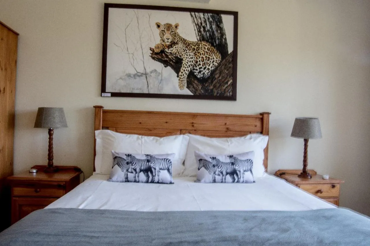 Bed in Cuckoo Ridge Country Retreat