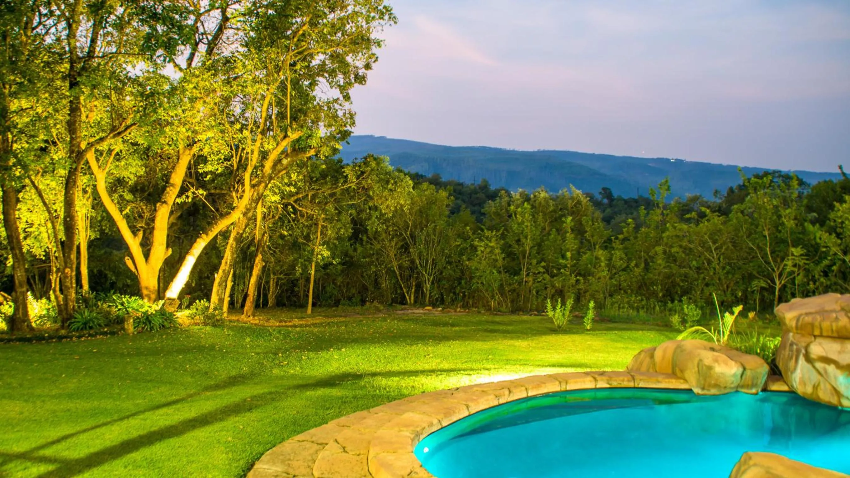 Swimming pool in Cuckoo Ridge Country Retreat
