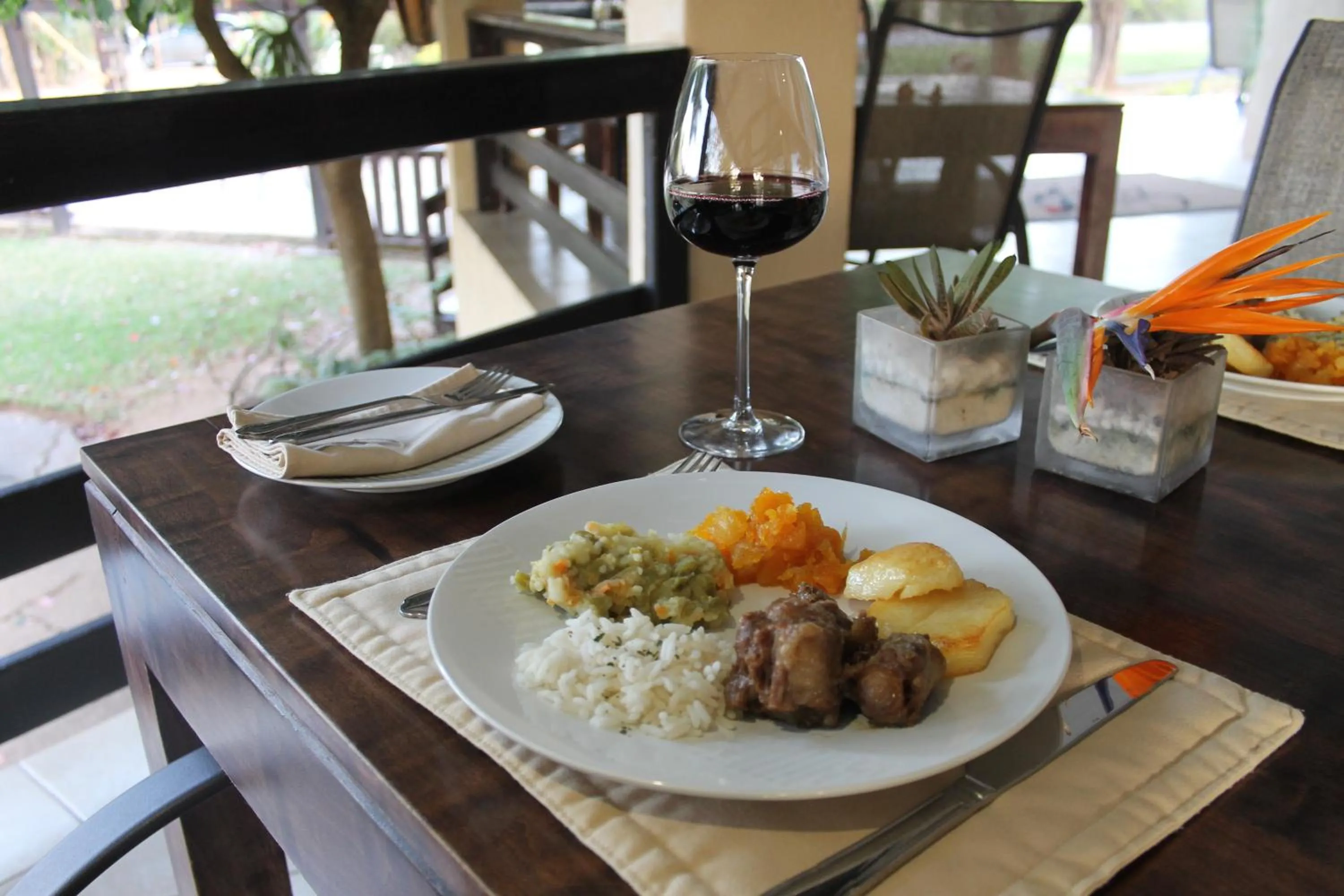 Dinner in Cuckoo Ridge Country Retreat