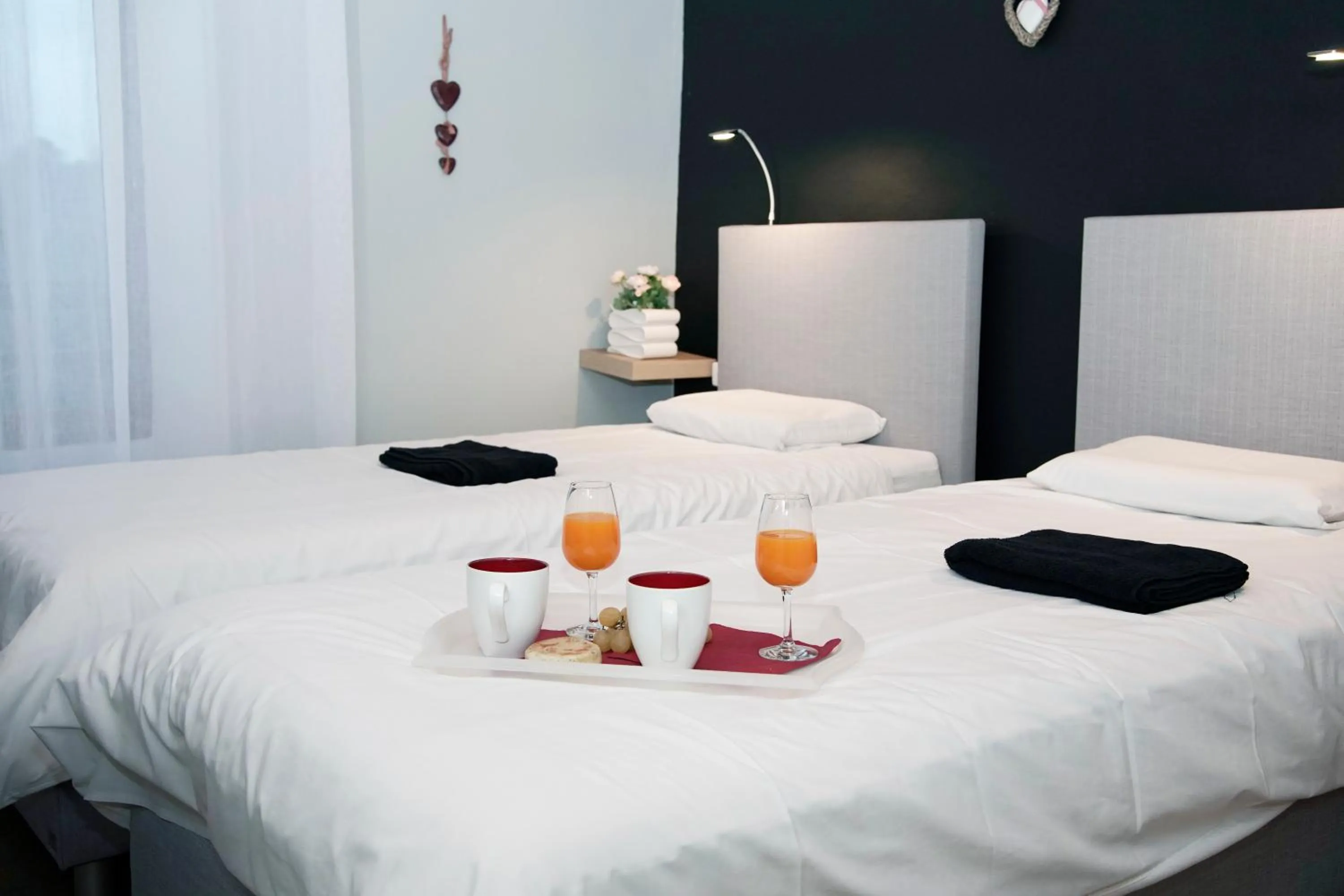 Bedroom, Bed in Le Domaine du Plantier