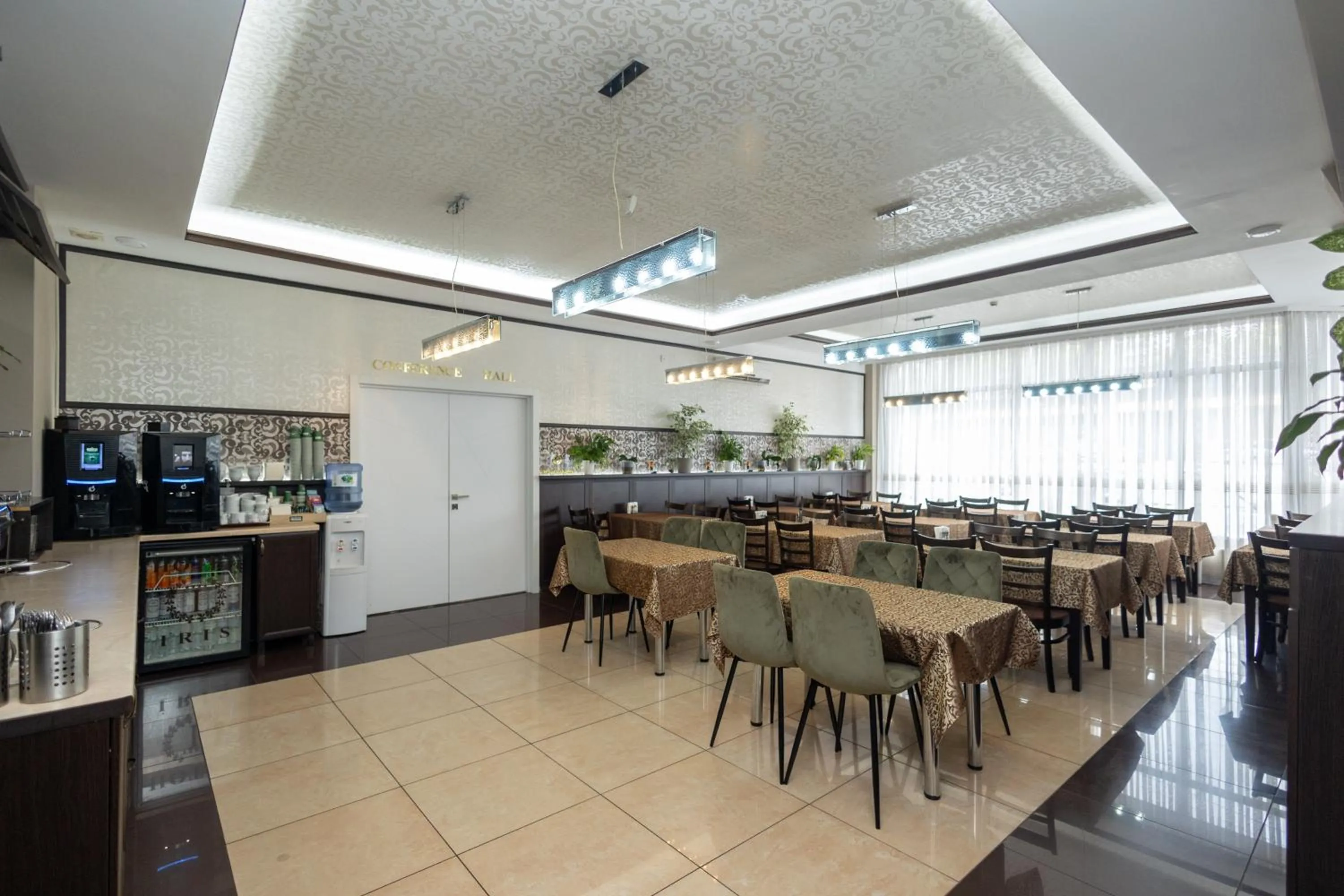 Restaurant/places to eat in IRIS Hotel