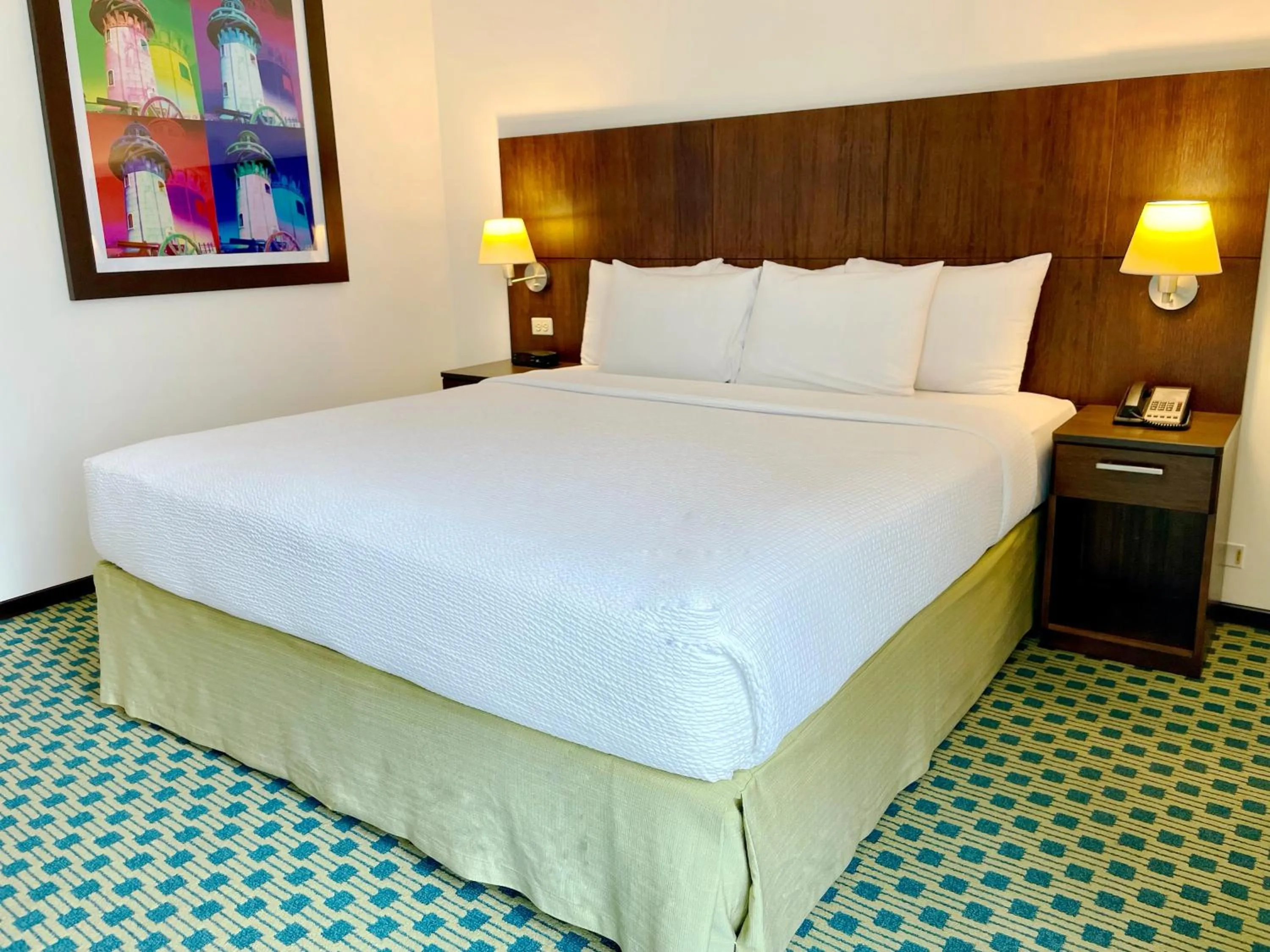 Bed in Courtyard by Marriott Guayaquil