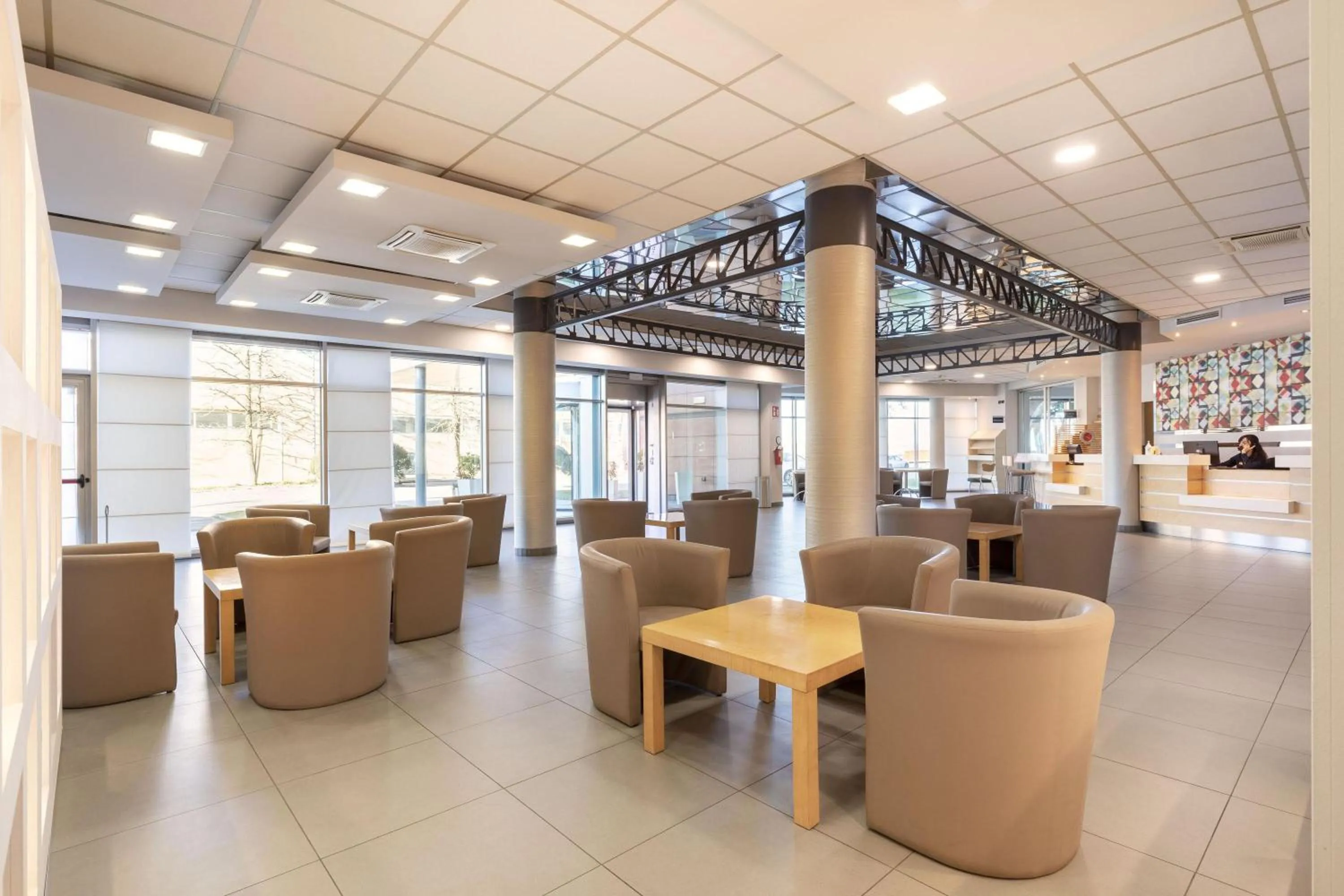 Lobby or reception in B&B Hotel Cherasco Langhe