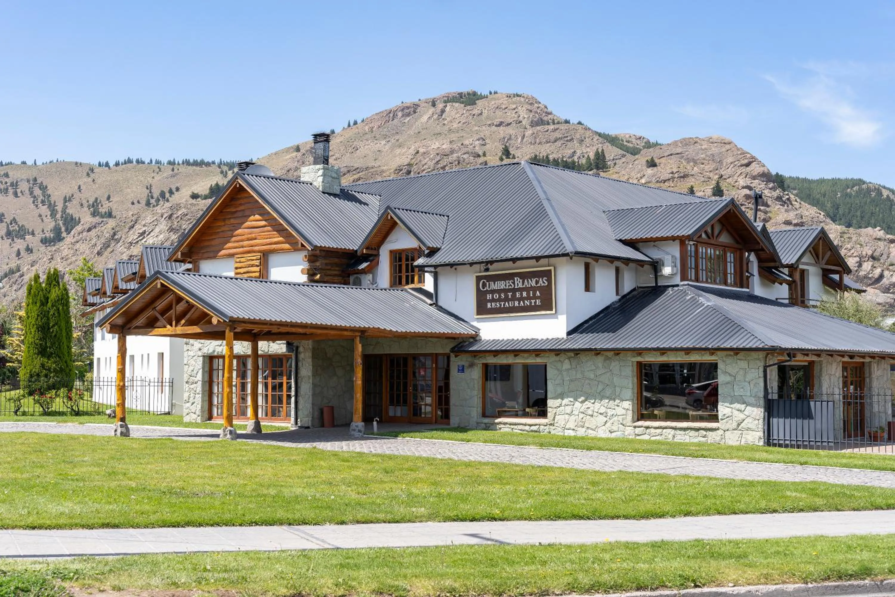 Property building in Hostería Cumbres Blancas