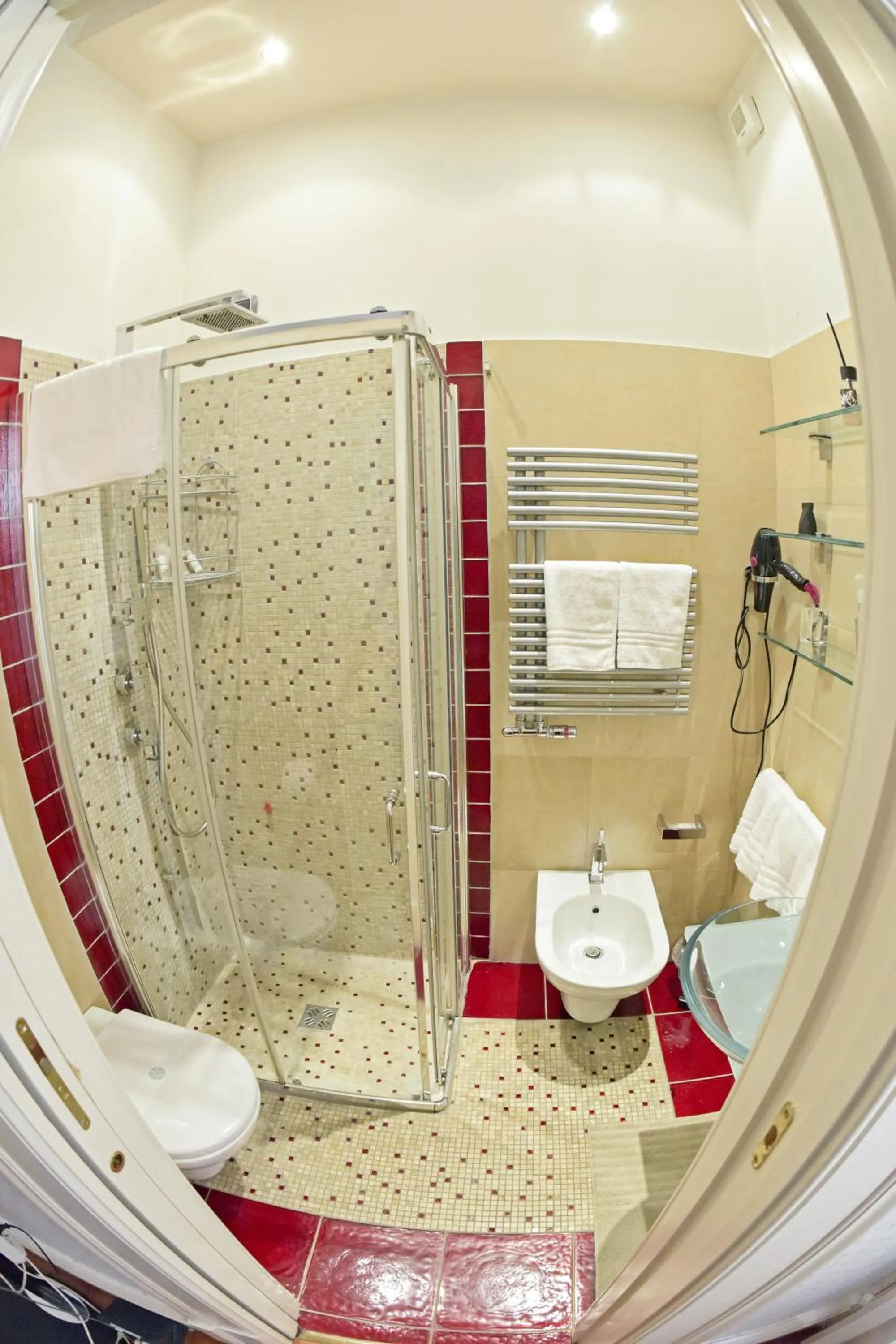 Shower in Al centro Luxury Home