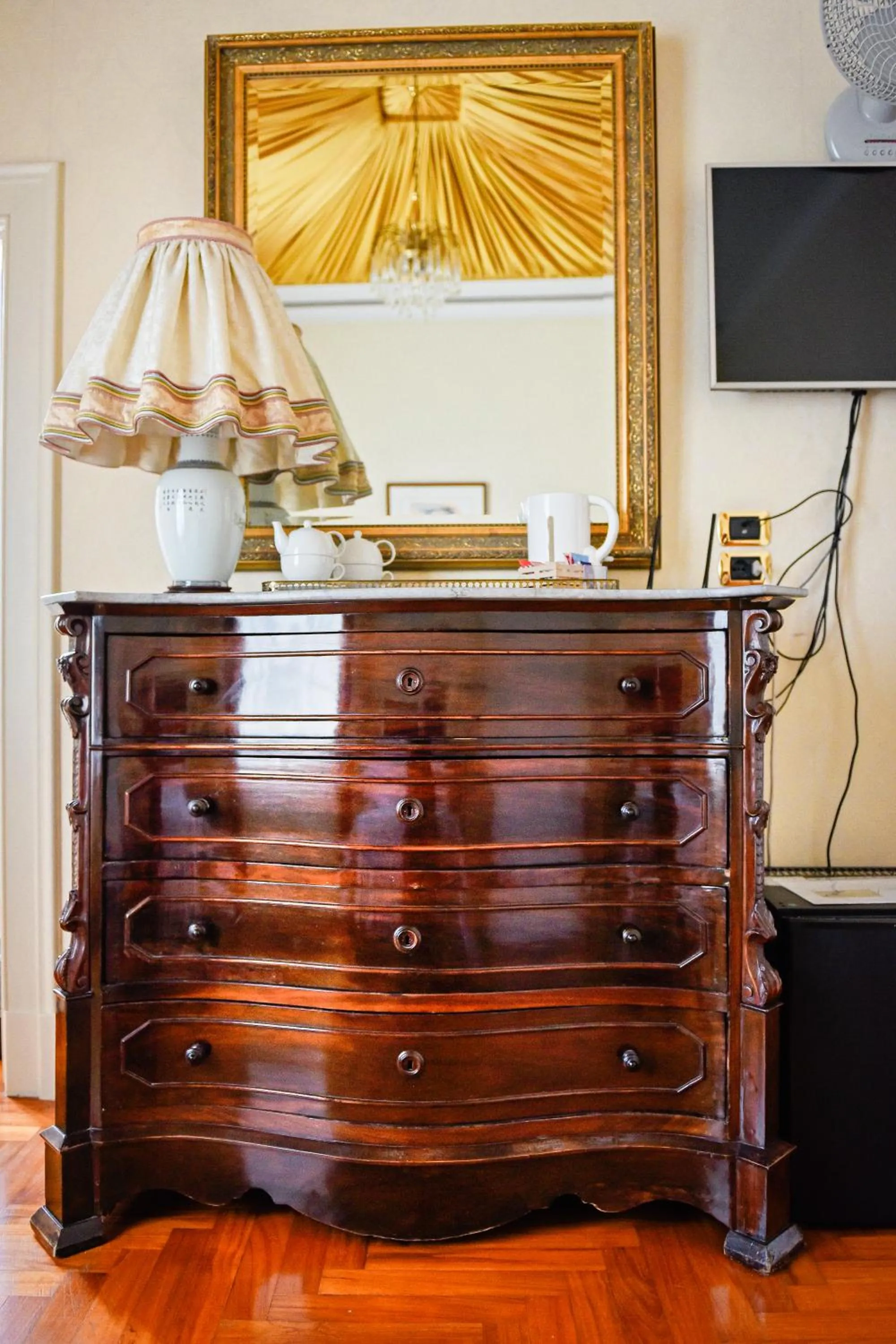 hair dresser in Al centro Luxury Home