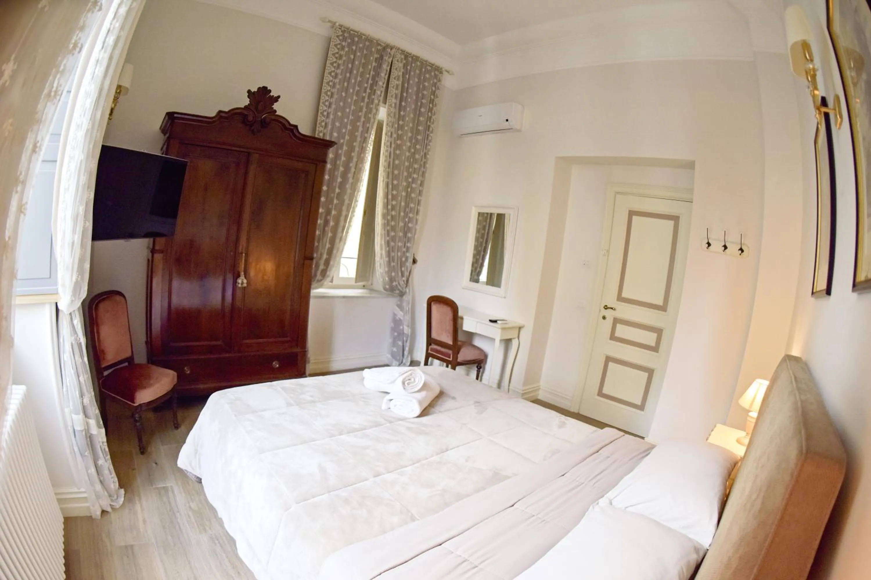 Bed in Al centro Luxury Home