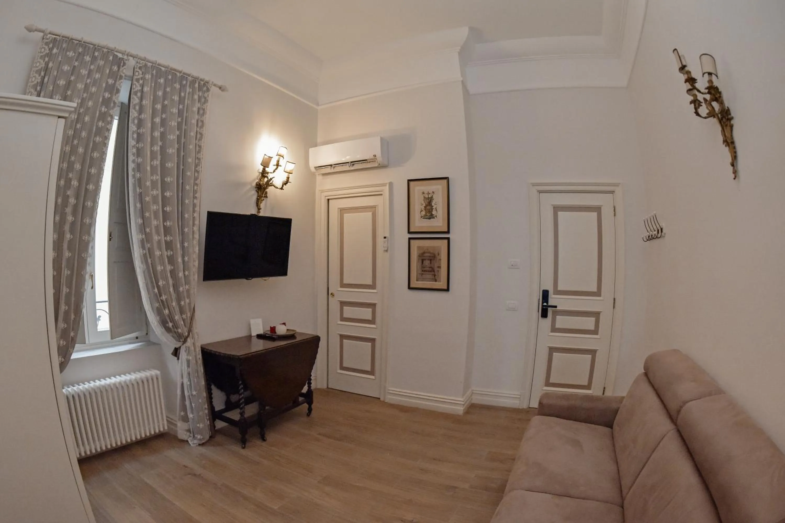 Living room in Al centro Luxury Home