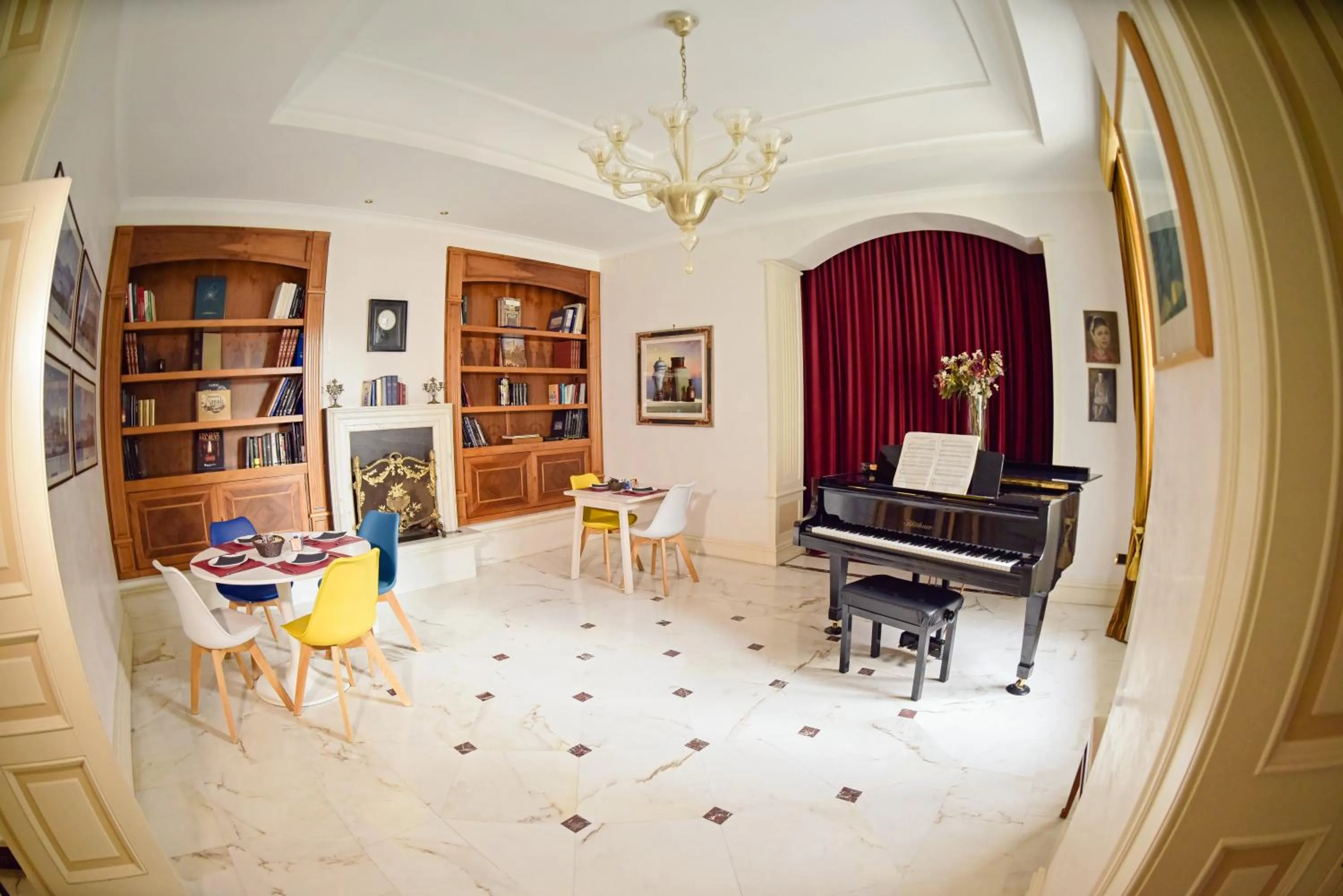 Breakfast in Al centro Luxury Home