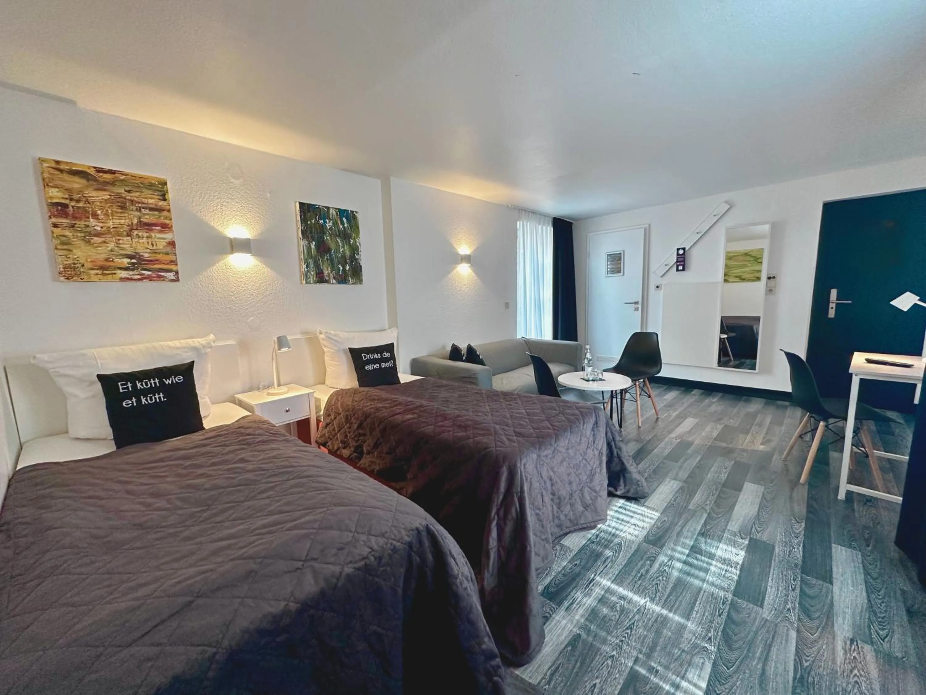 Photo of the whole room, Bed in Hotel Alt Deutz City-Messe-Arena KONTAKTLOSER SELF CHECK-IN