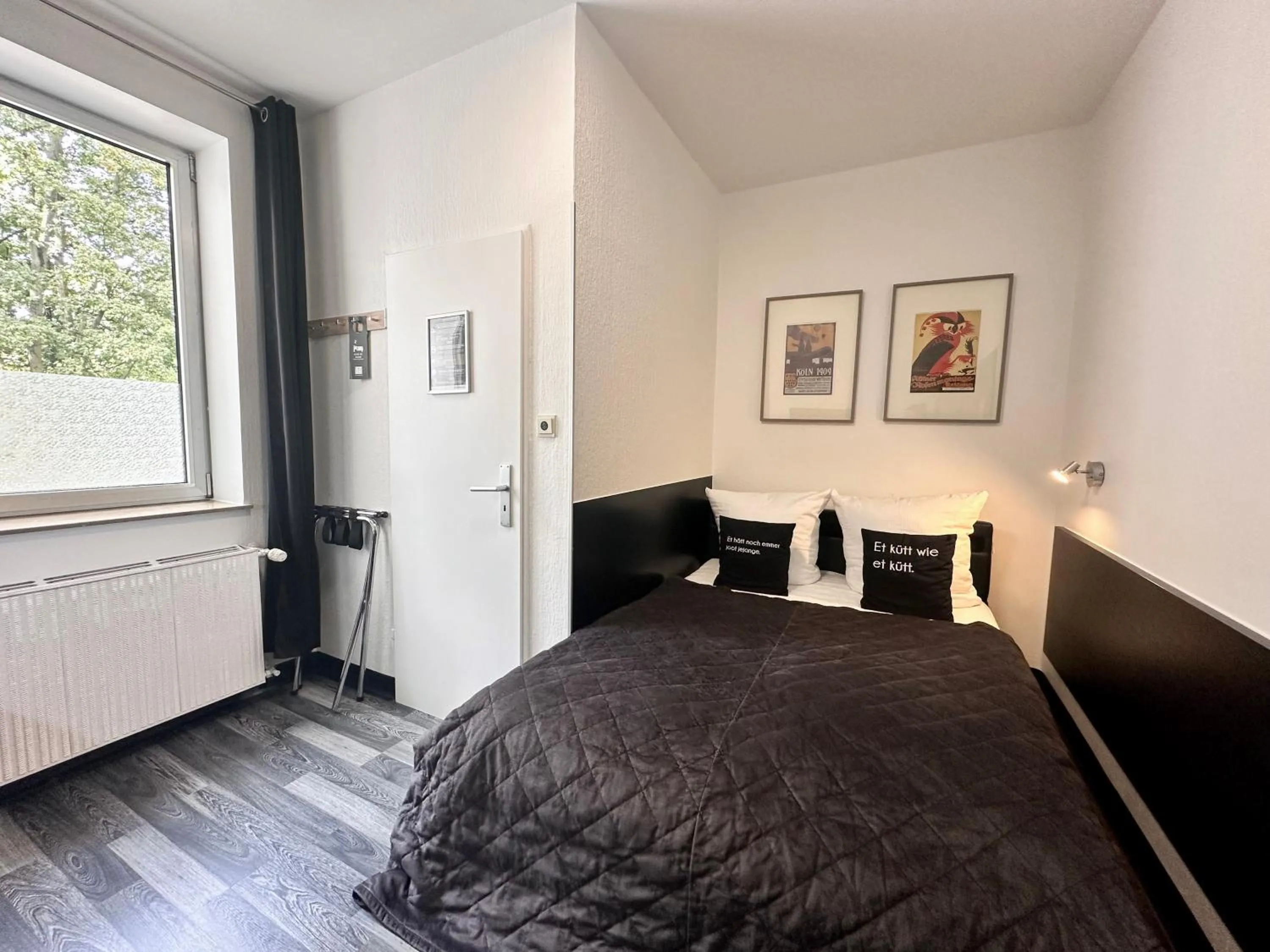 Single Room - single occupancy in Hotel Alt Deutz City-Messe-Arena KONTAKTLOSER SELF CHECK-IN