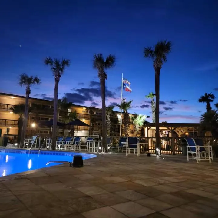 Island House BeachFront Condo Hotel