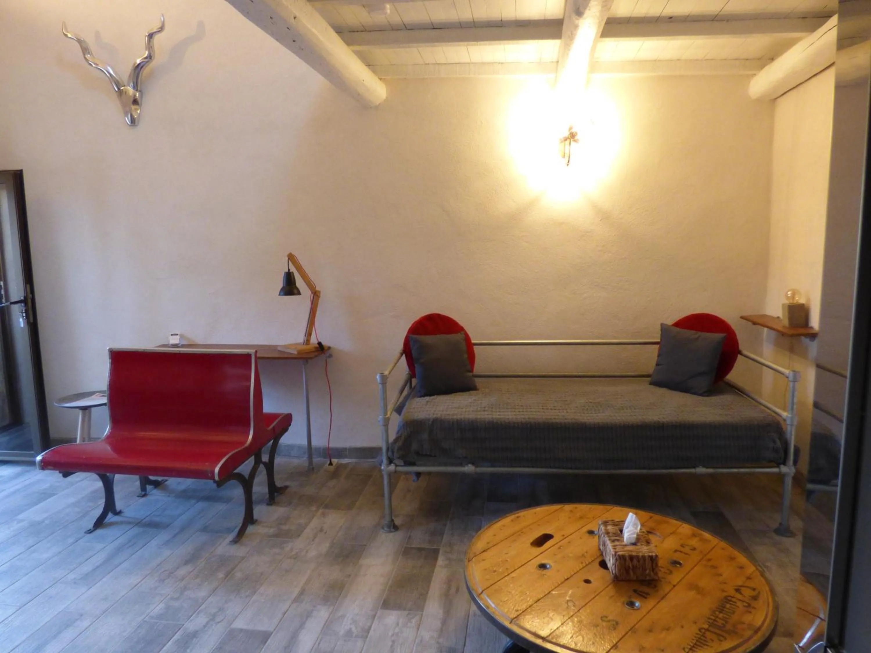 Photo of the whole room in Mas d'Asvin & Spa