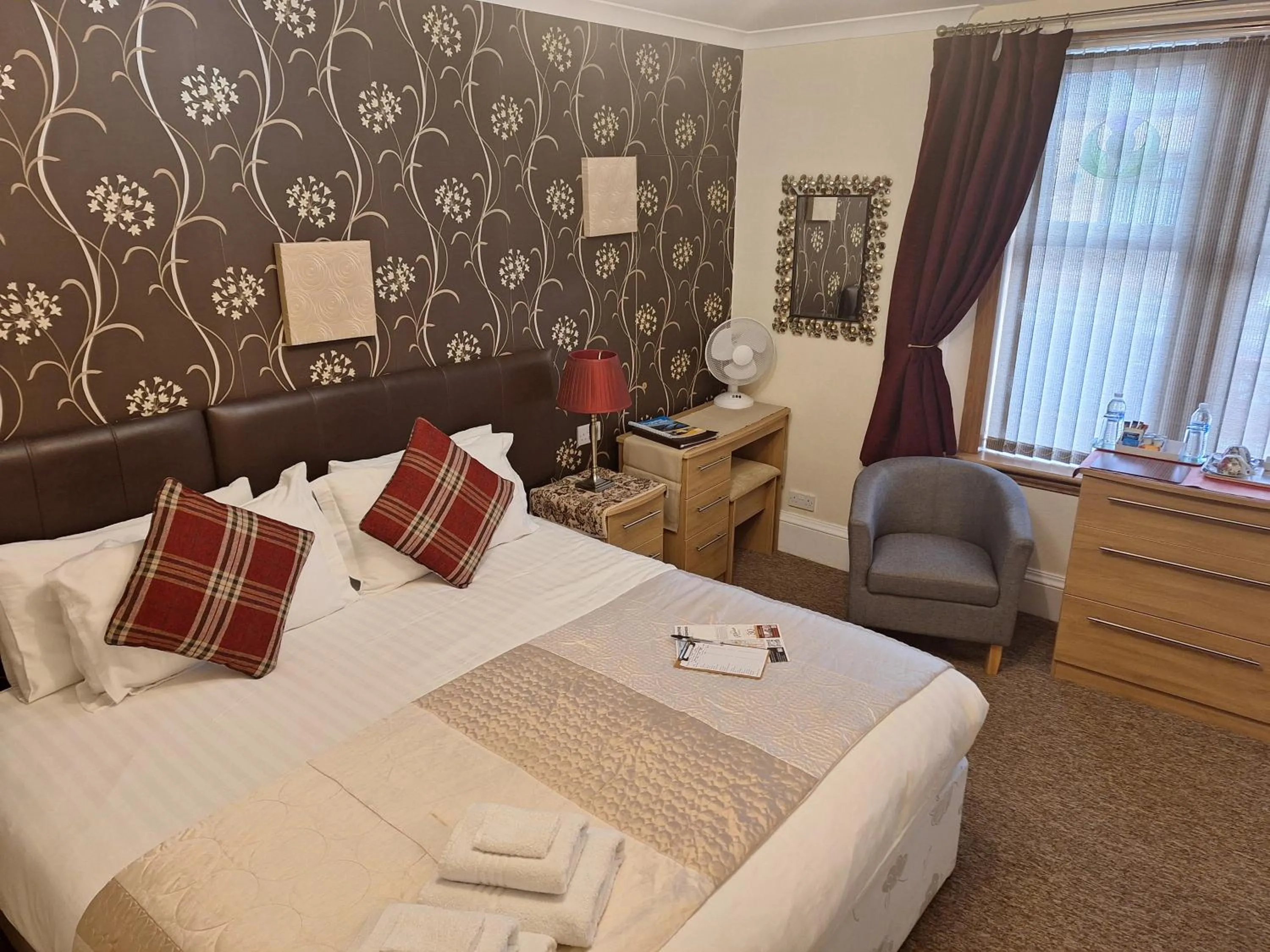 Photo of the whole room, Bed in Torridon Guest House