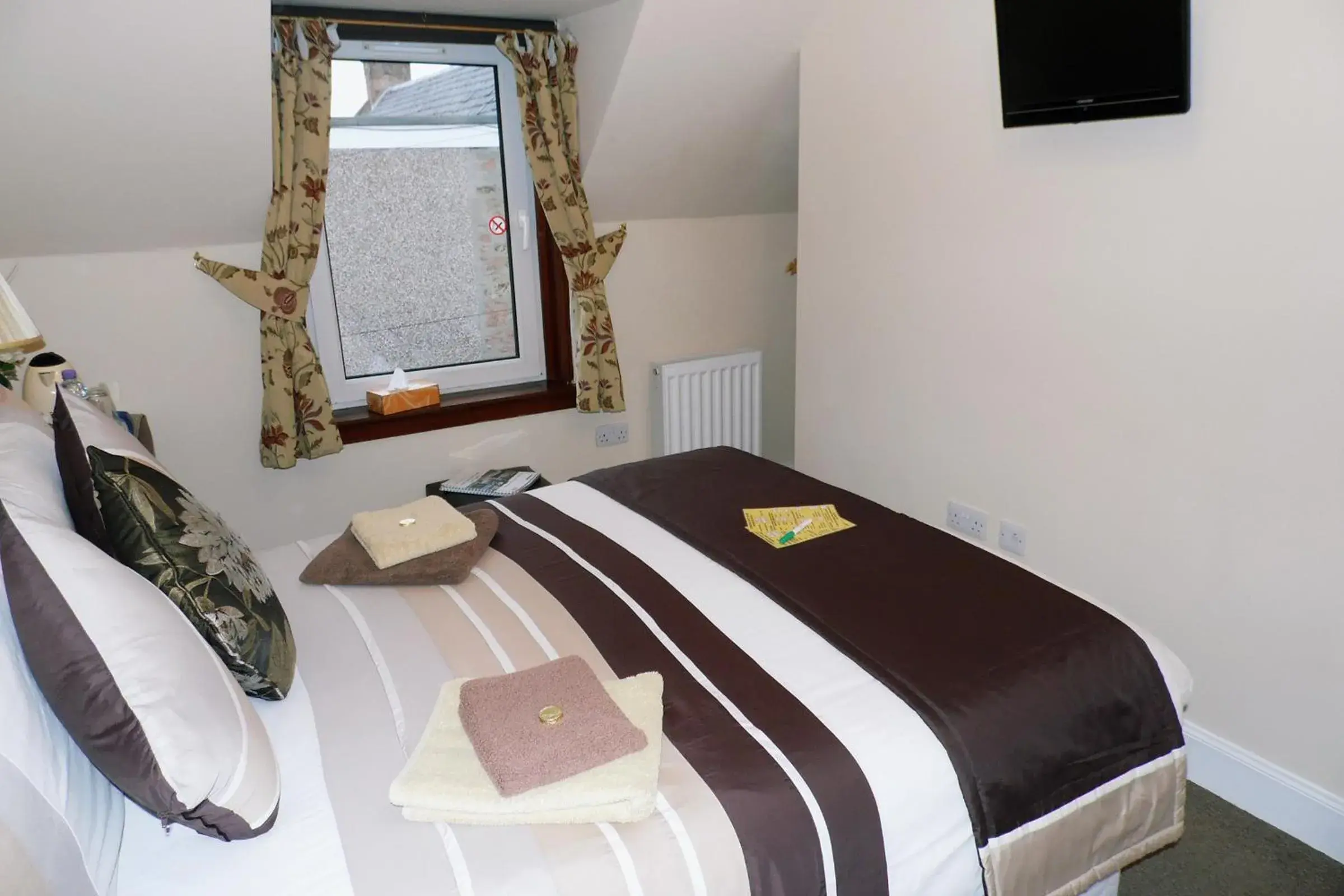 Small Double Room in Torridon Guest House Small Double Room in Torridon Guest House