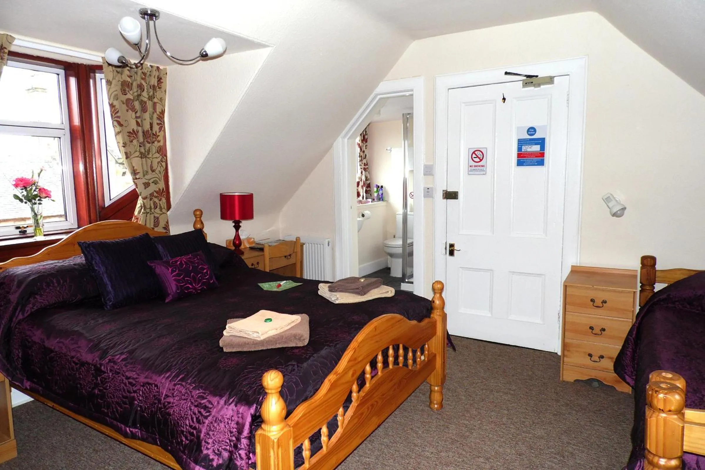 Bedroom, Bed in Torridon Guest House