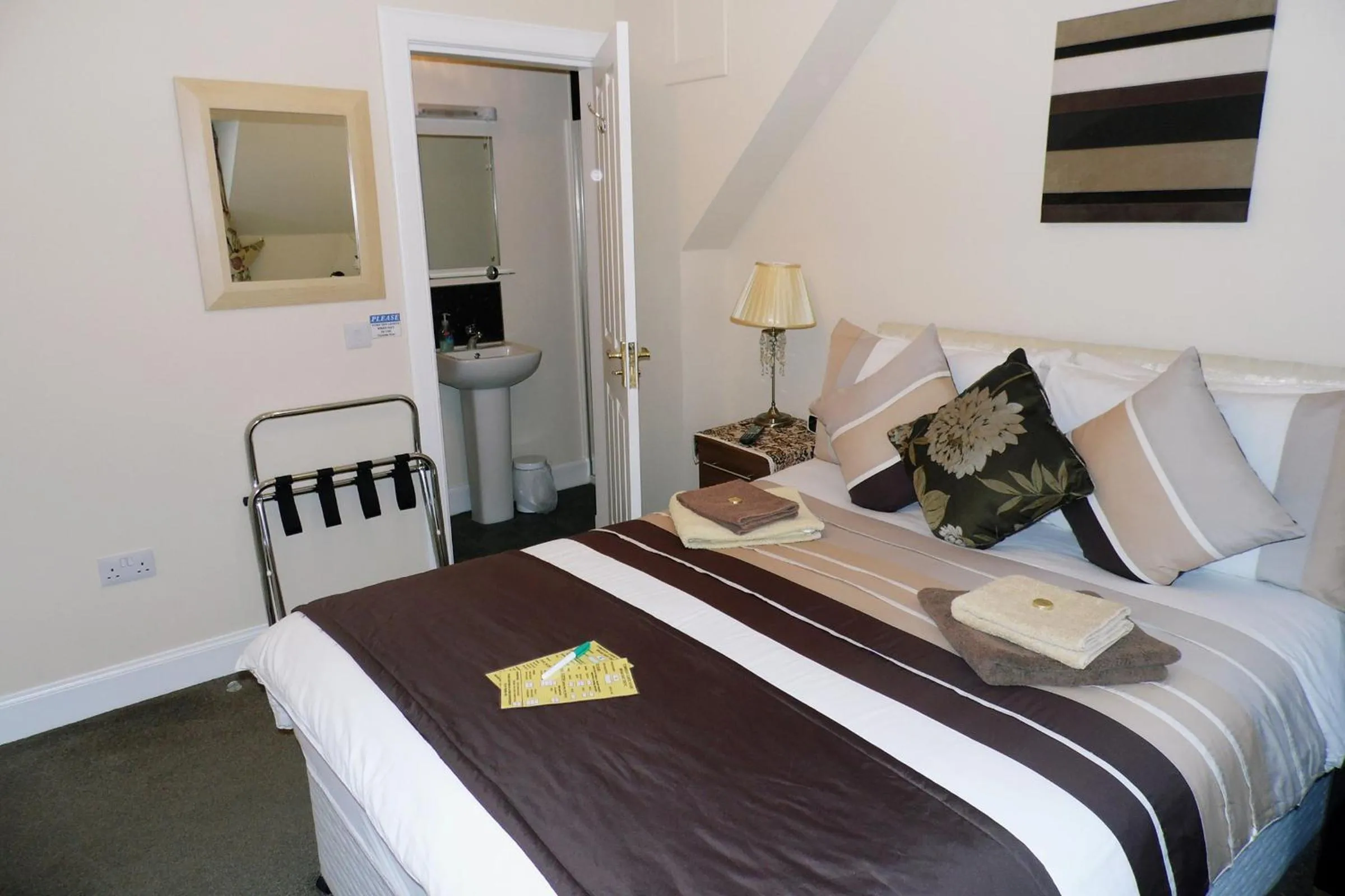 Bedroom, Bed in Torridon Guest House