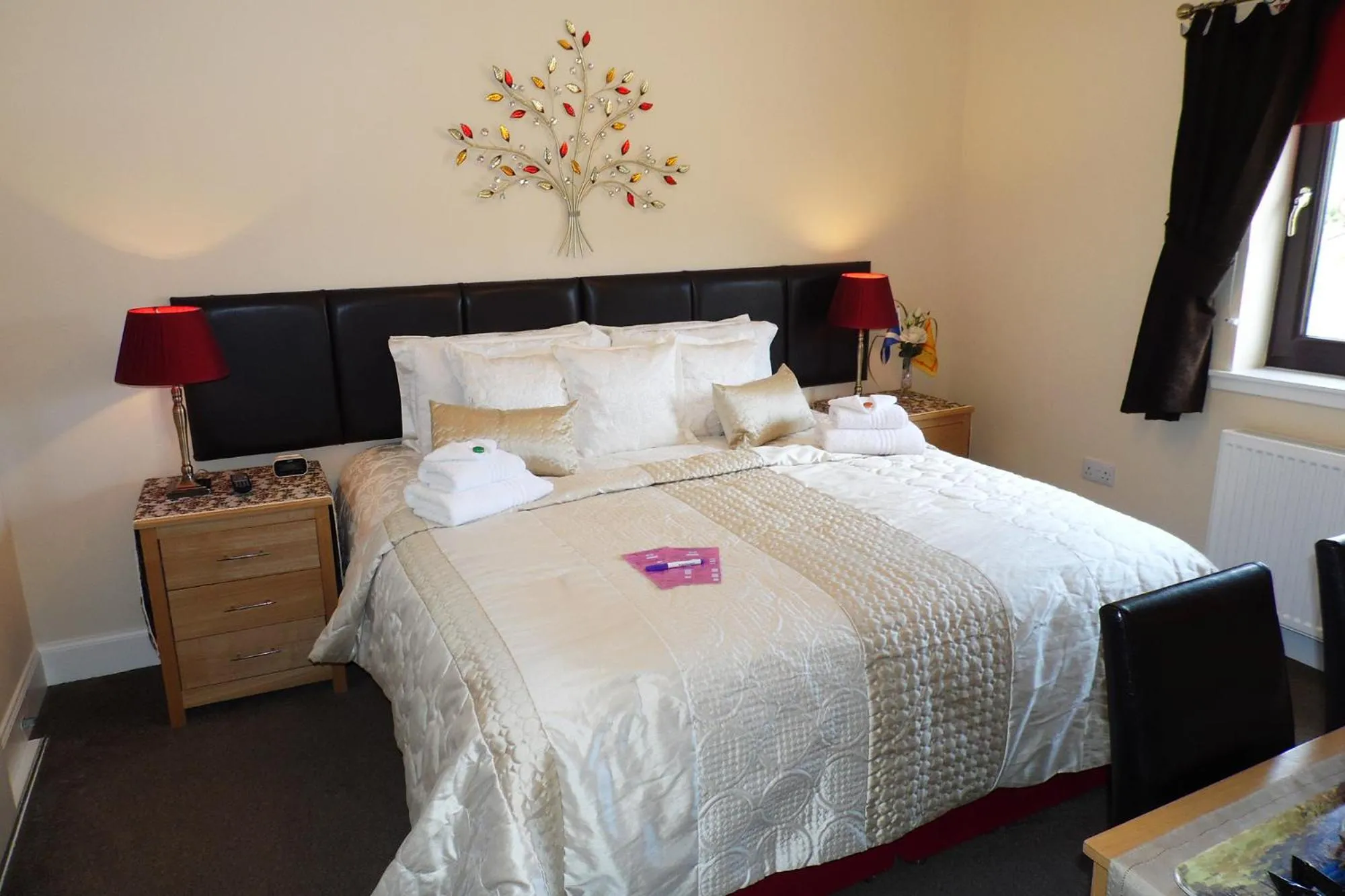 Bedroom, Bed in Torridon Guest House
