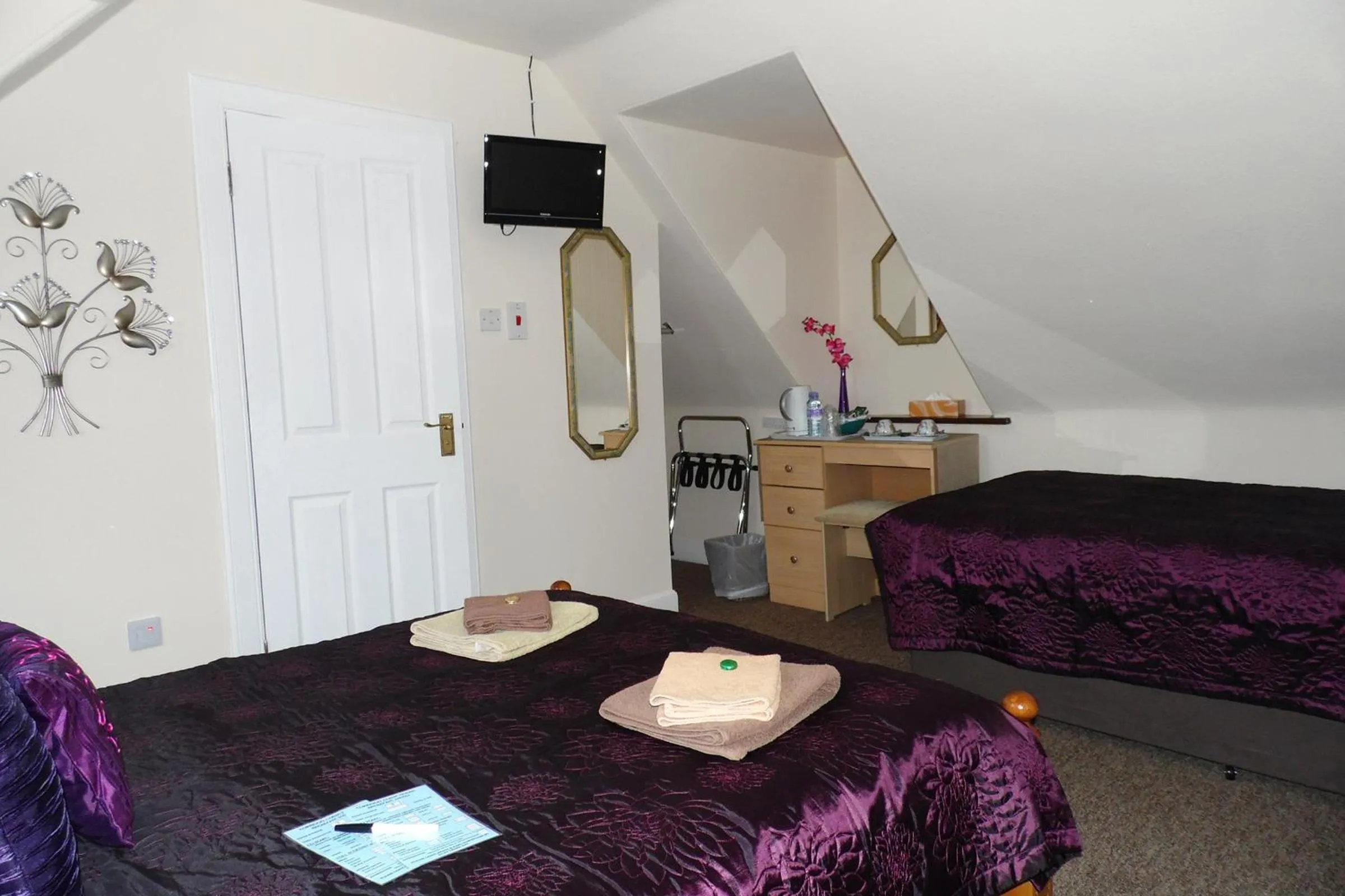 Bedroom, Bed in Torridon Guest House