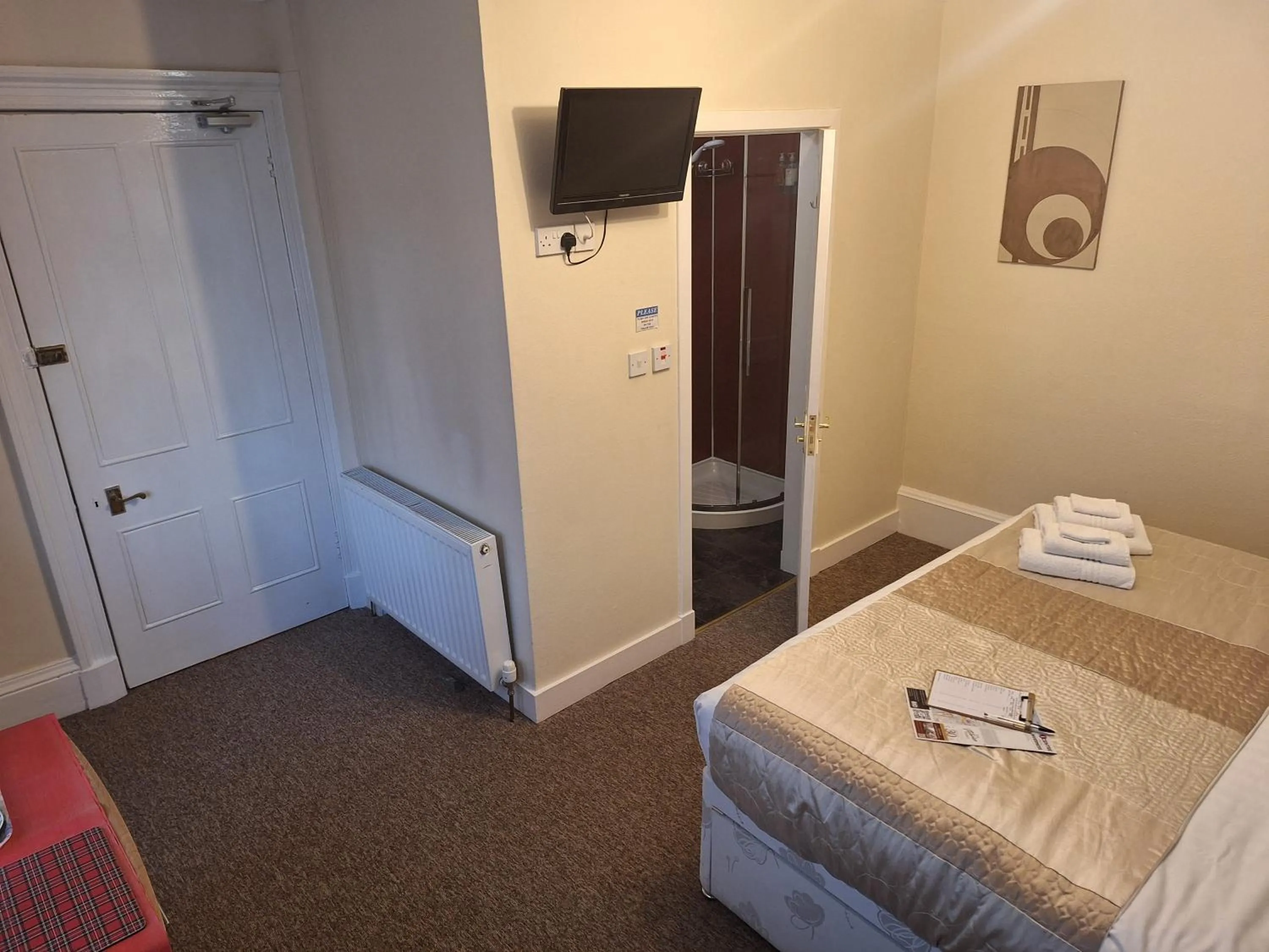 Photo of the whole room, Bed in Torridon Guest House