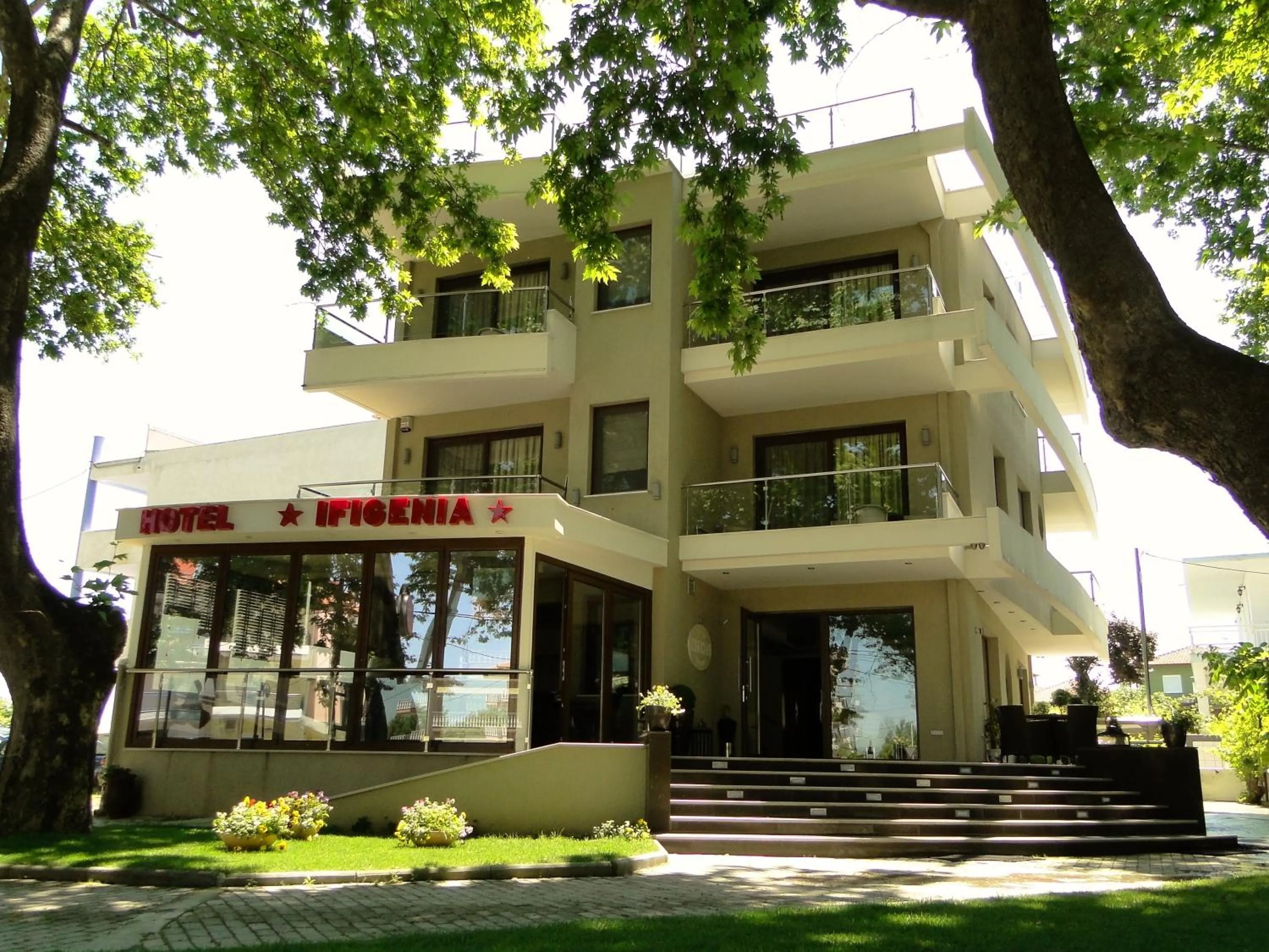Facade/entrance in Hotel Ifigenia