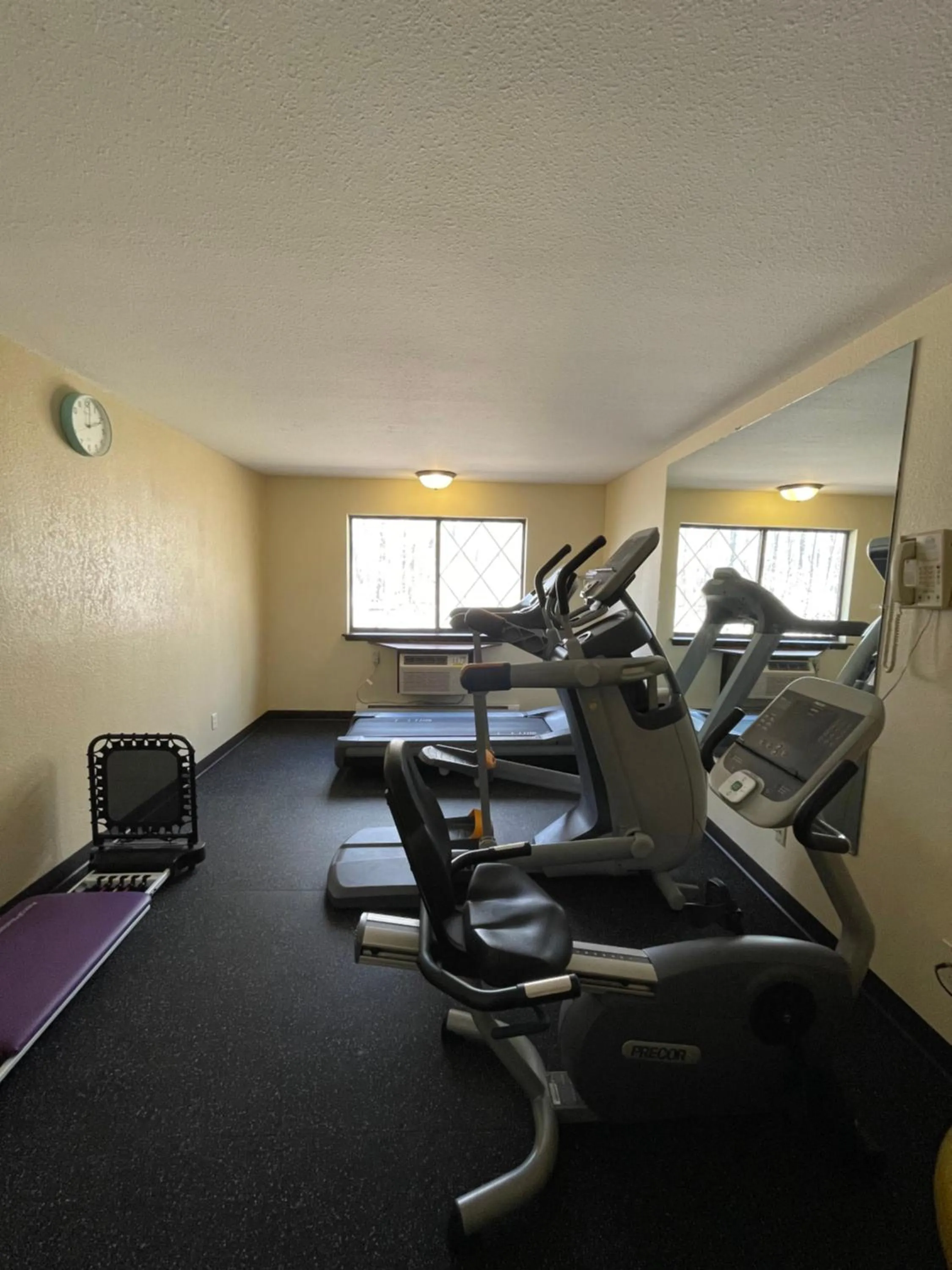 Fitness centre/facilities in Days Inn & Suites by Wyndham Stevens Point