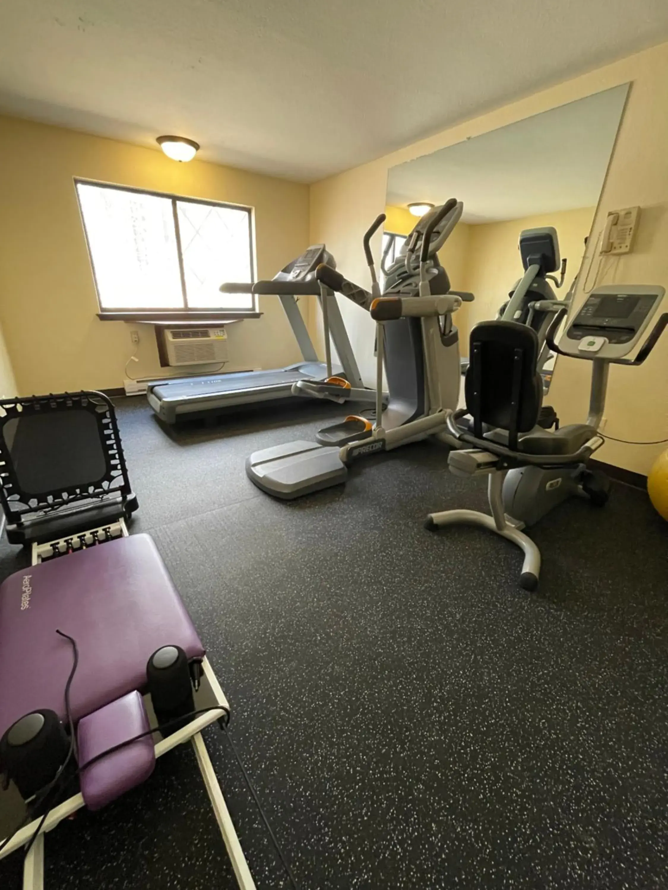 Fitness centre/facilities in Days Inn & Suites by Wyndham Stevens Point Fitness centre/facilities in Days Inn & Suites by Wyndham Stevens Point