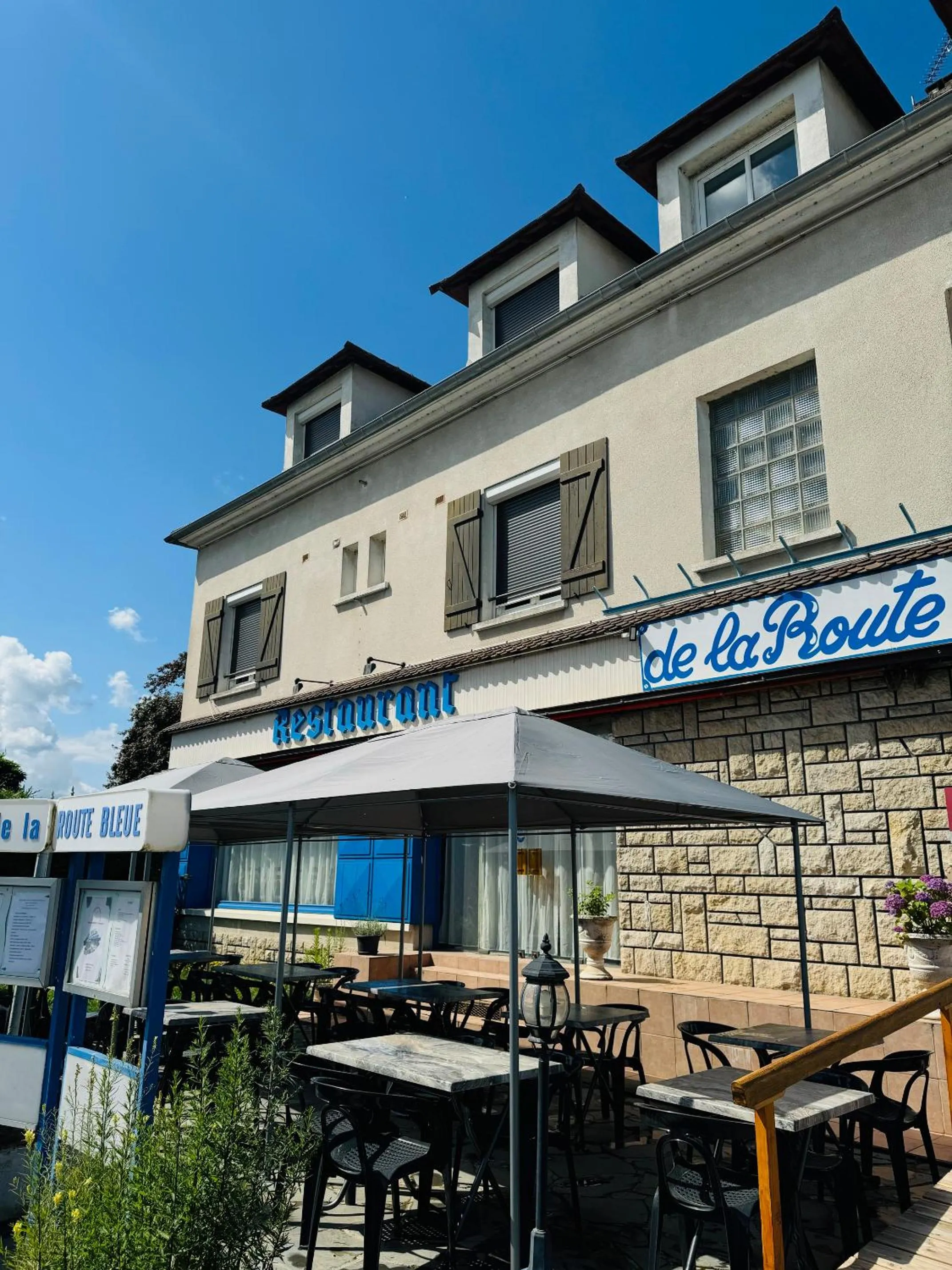 Restaurant/places to eat in Le Relais de la route bleue
