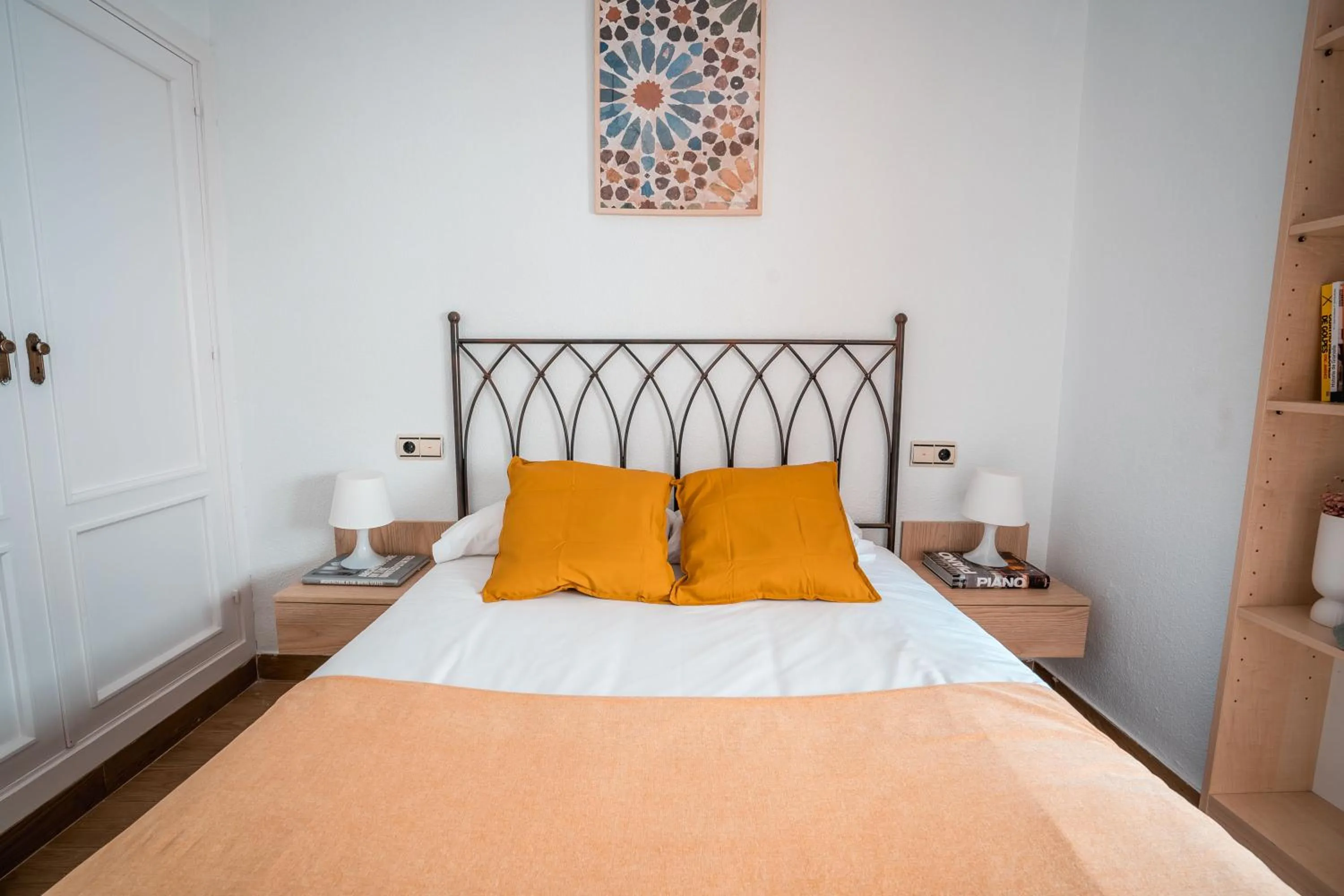 Bed in Apartamento cerca de la Alhambra y el Albaicín QH Granada Centro