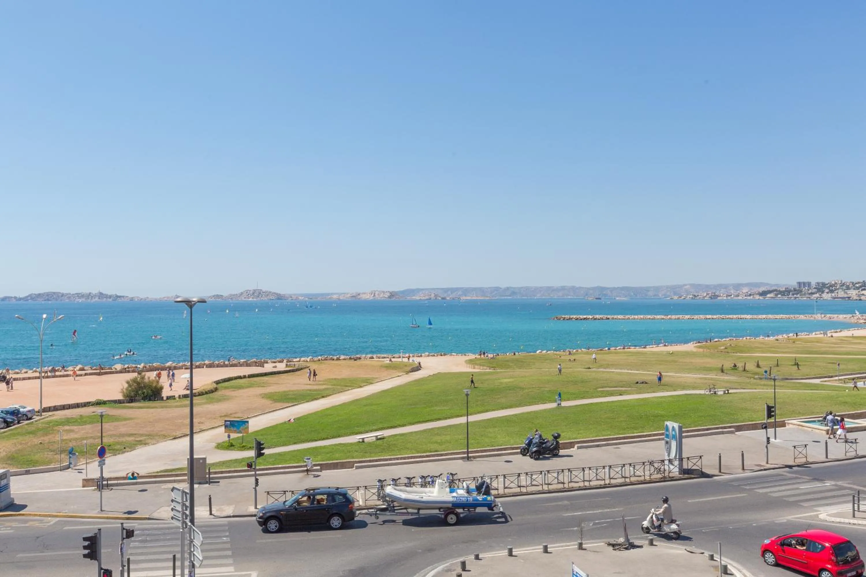 Facade/entrance in Hôtel Le Mistral