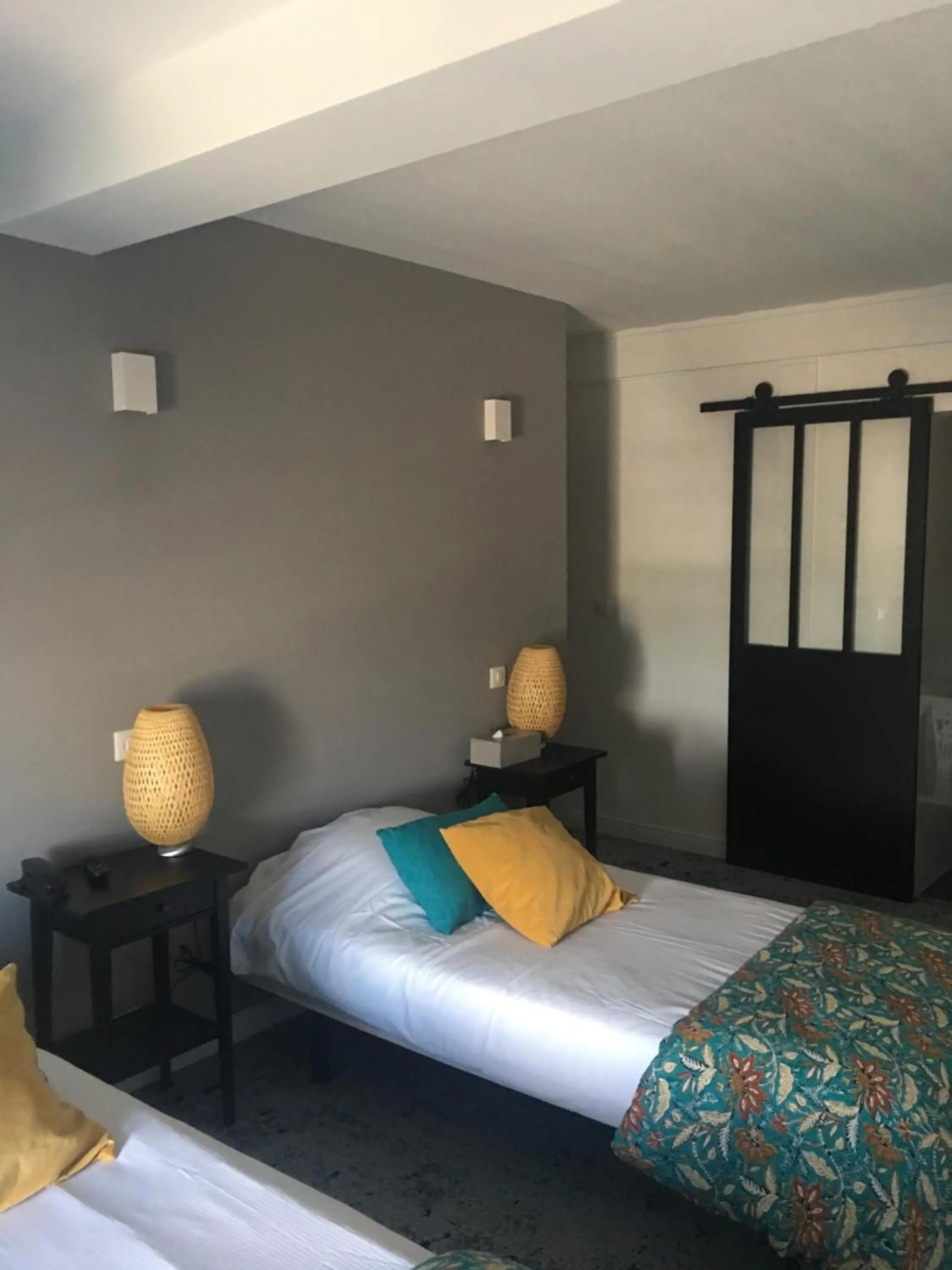 Bed in Hôtel Le Mistral