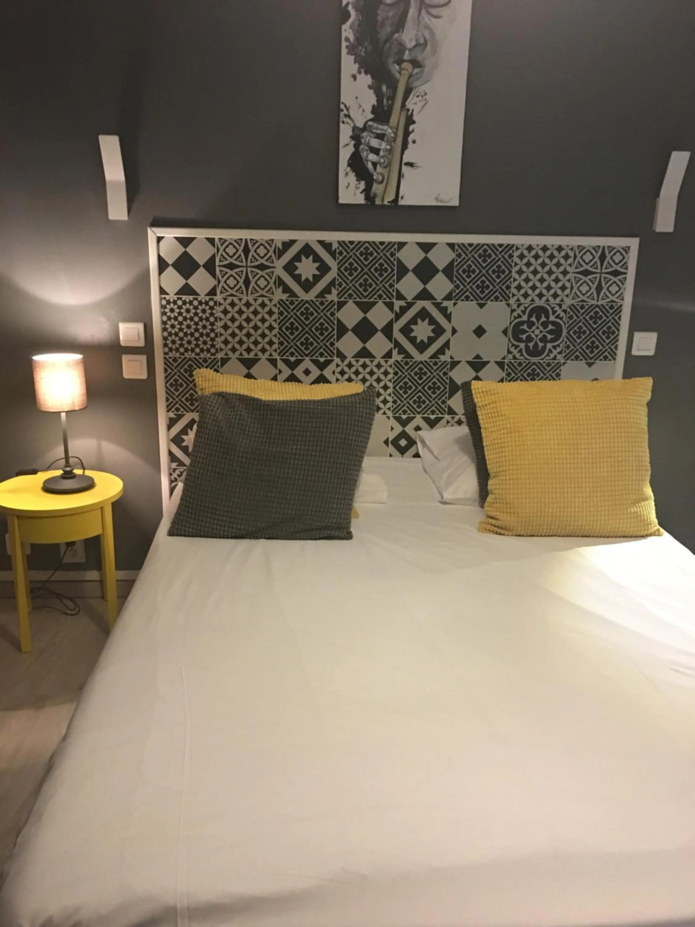 Bedroom, Bed in Hôtel Le Mistral