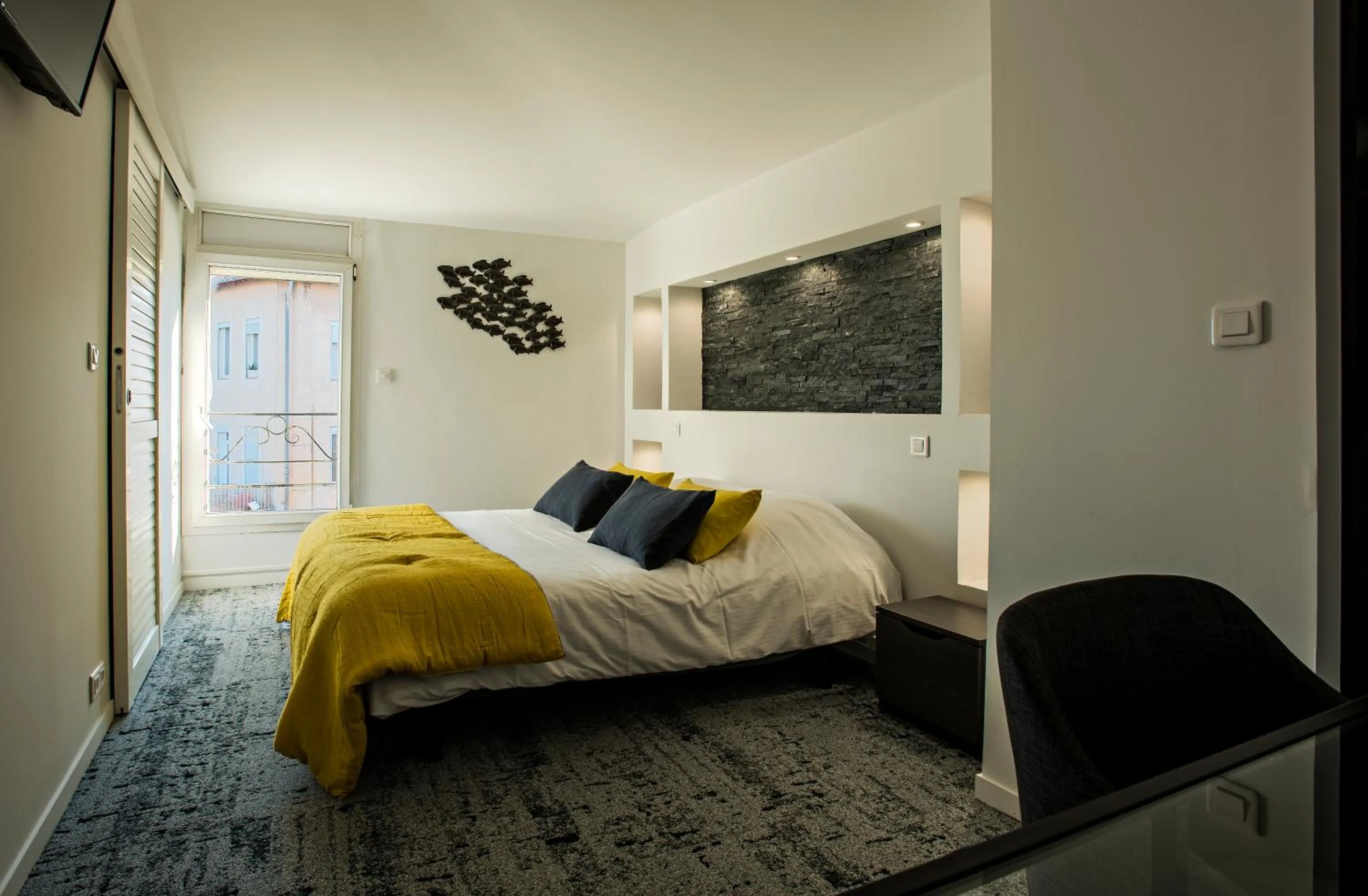 Bed in Hôtel Le Mistral