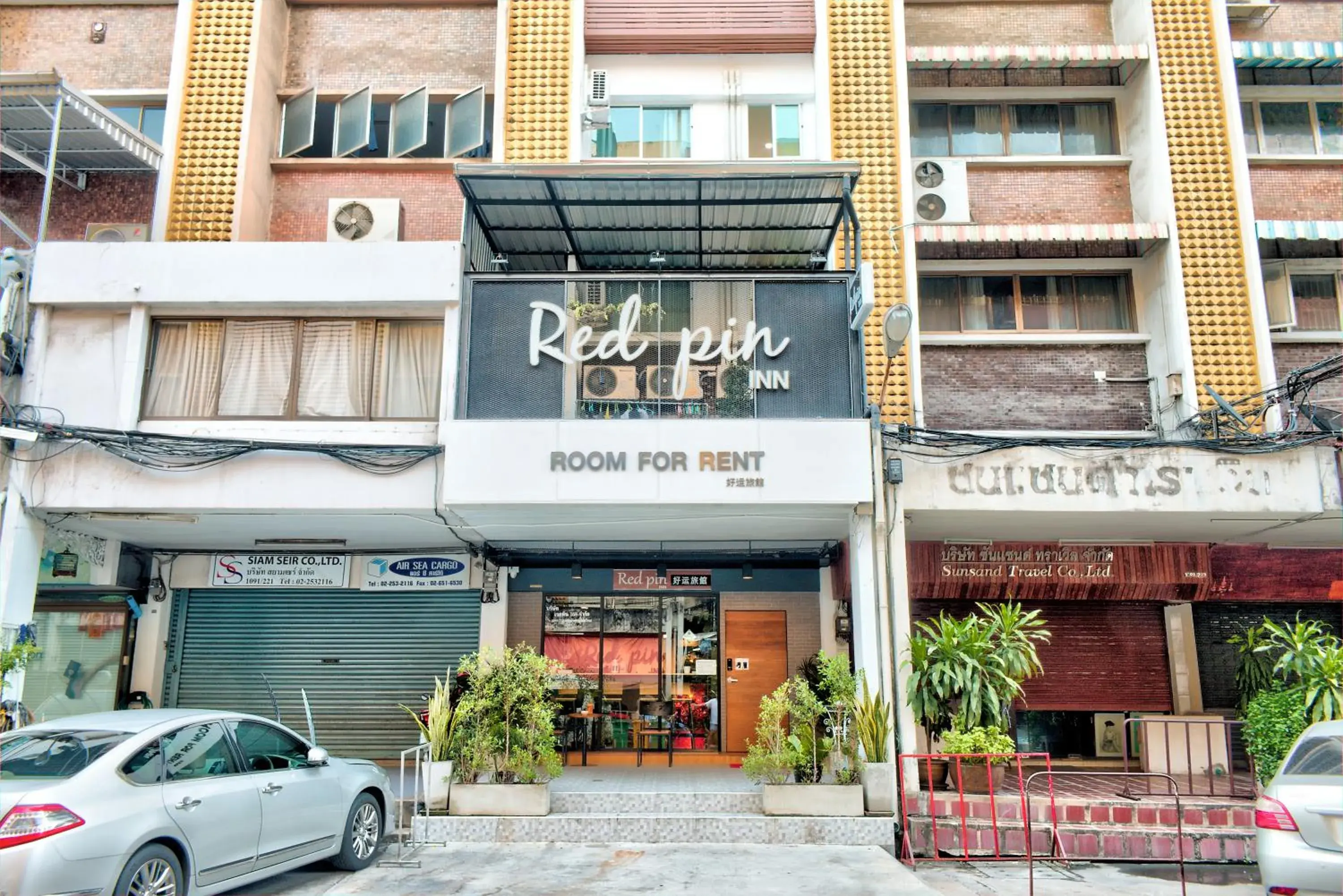 Facade/entrance in Red Pin Inn 好运旅馆 Facade/entrance in Red Pin Inn 好运旅馆