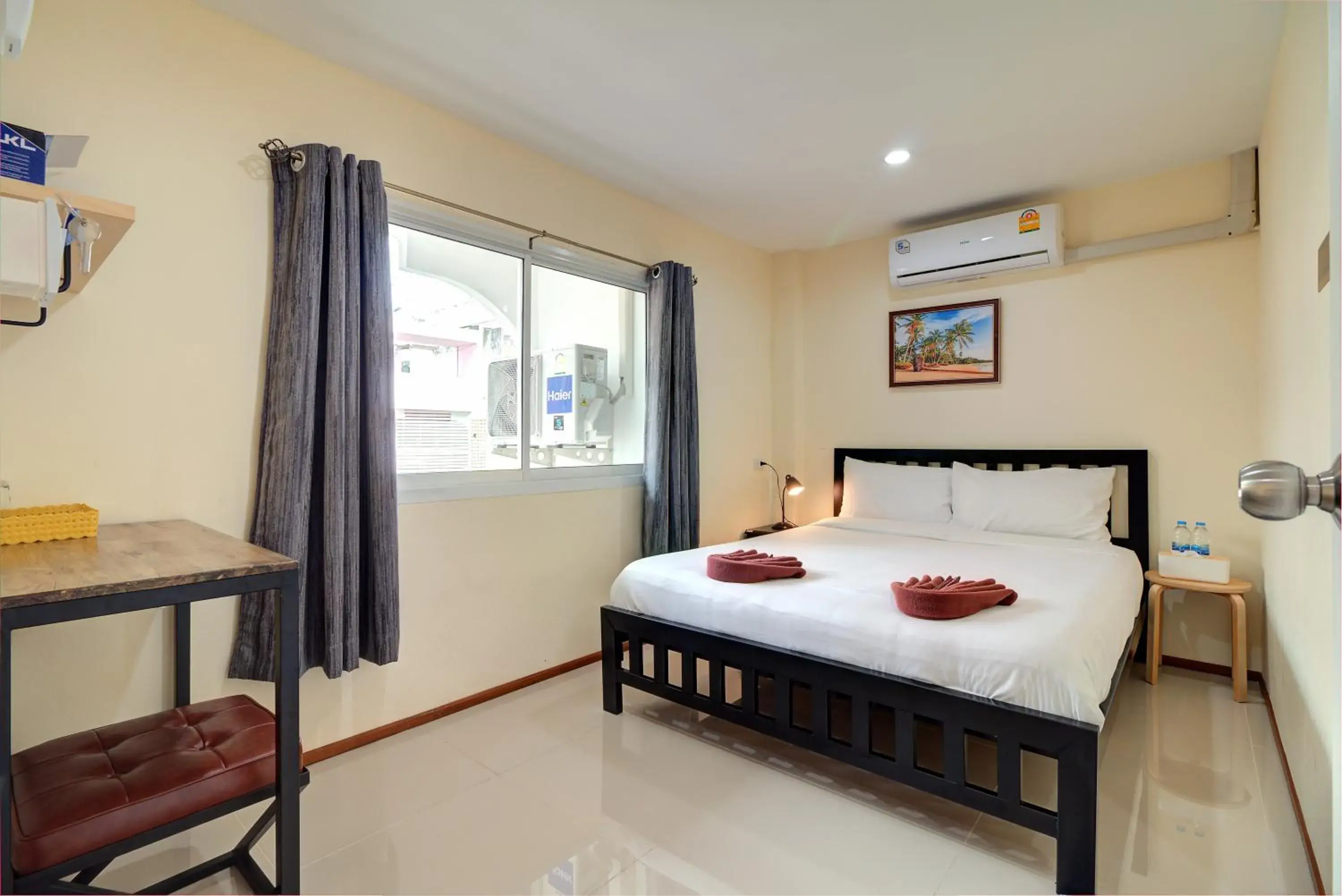 Photo of the whole room, Bed in Red Pin Inn 好运旅馆 Photo of the whole room, Bed in Red Pin Inn 好运旅馆