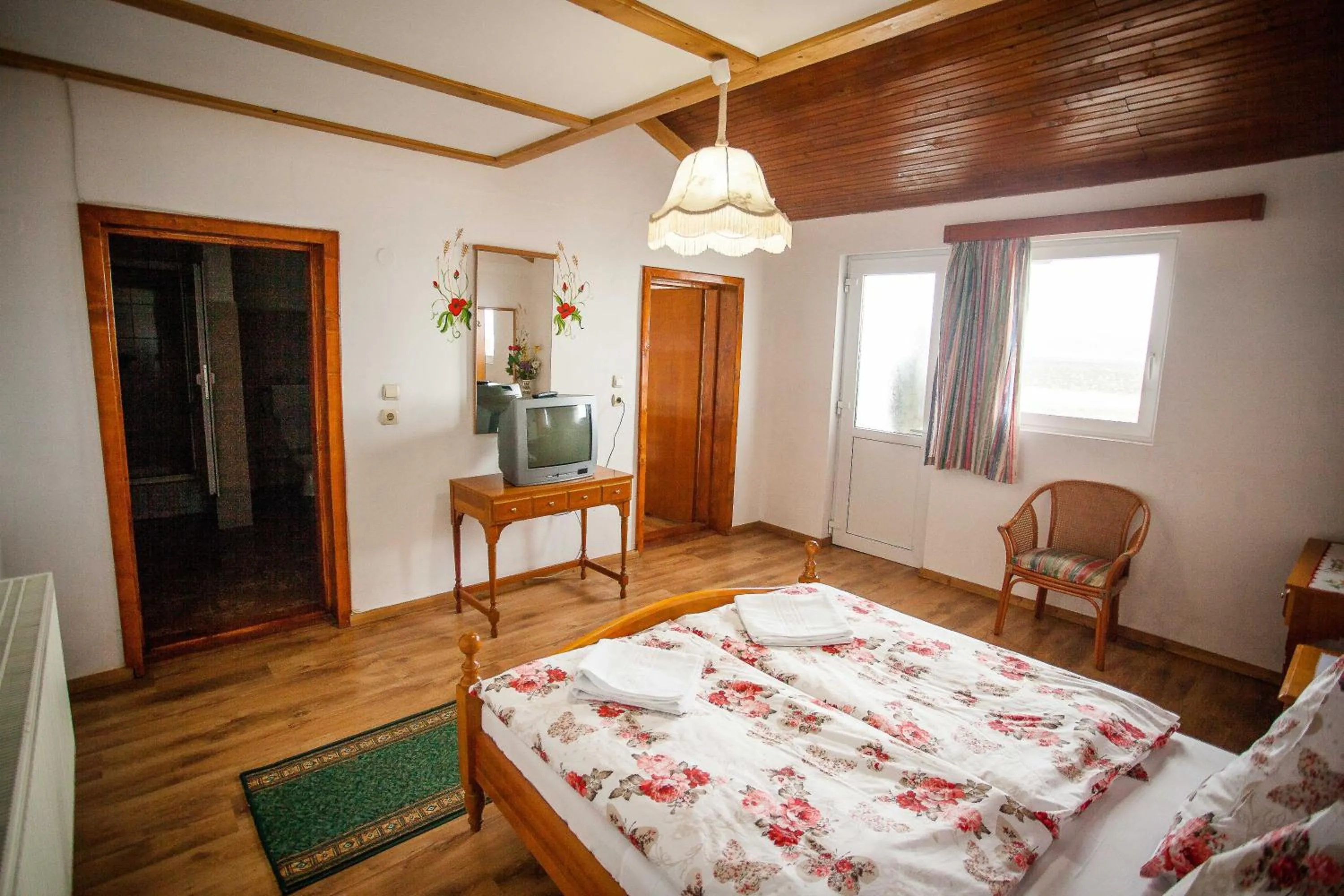 Bed in Casa Cerbului1