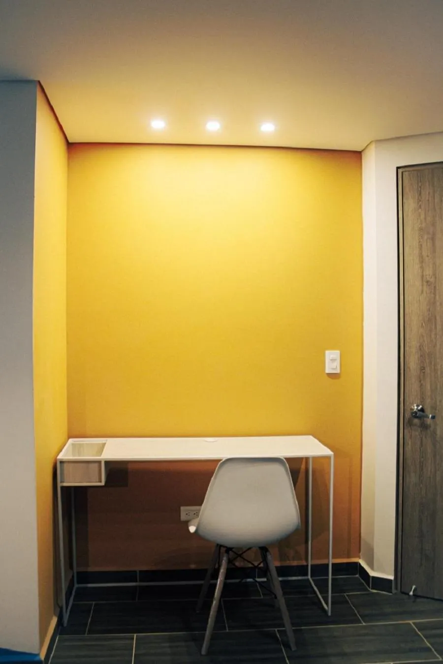 Seating area in Estainn Hotel Coworking