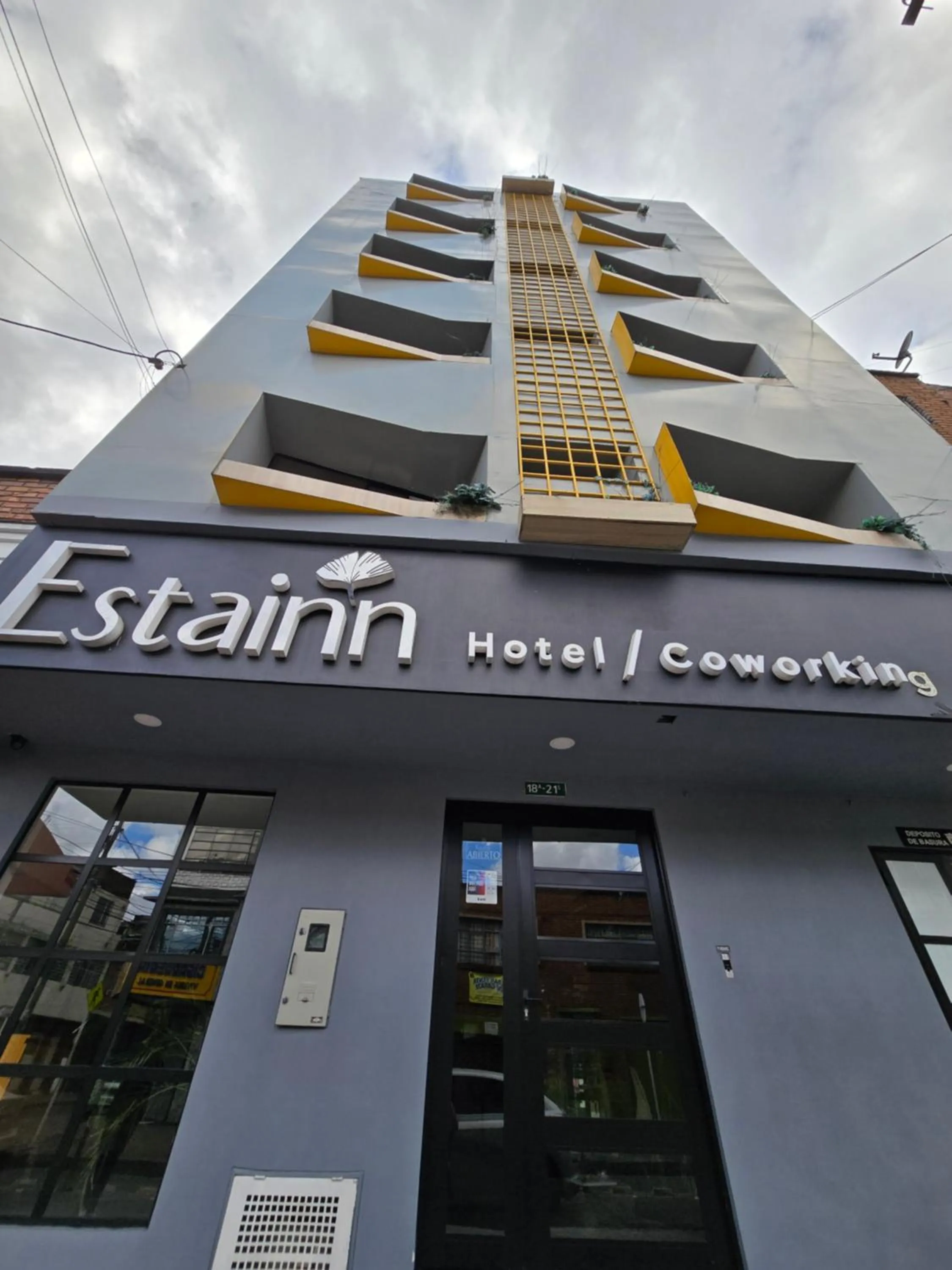 Property building in Estainn Hotel Coworking