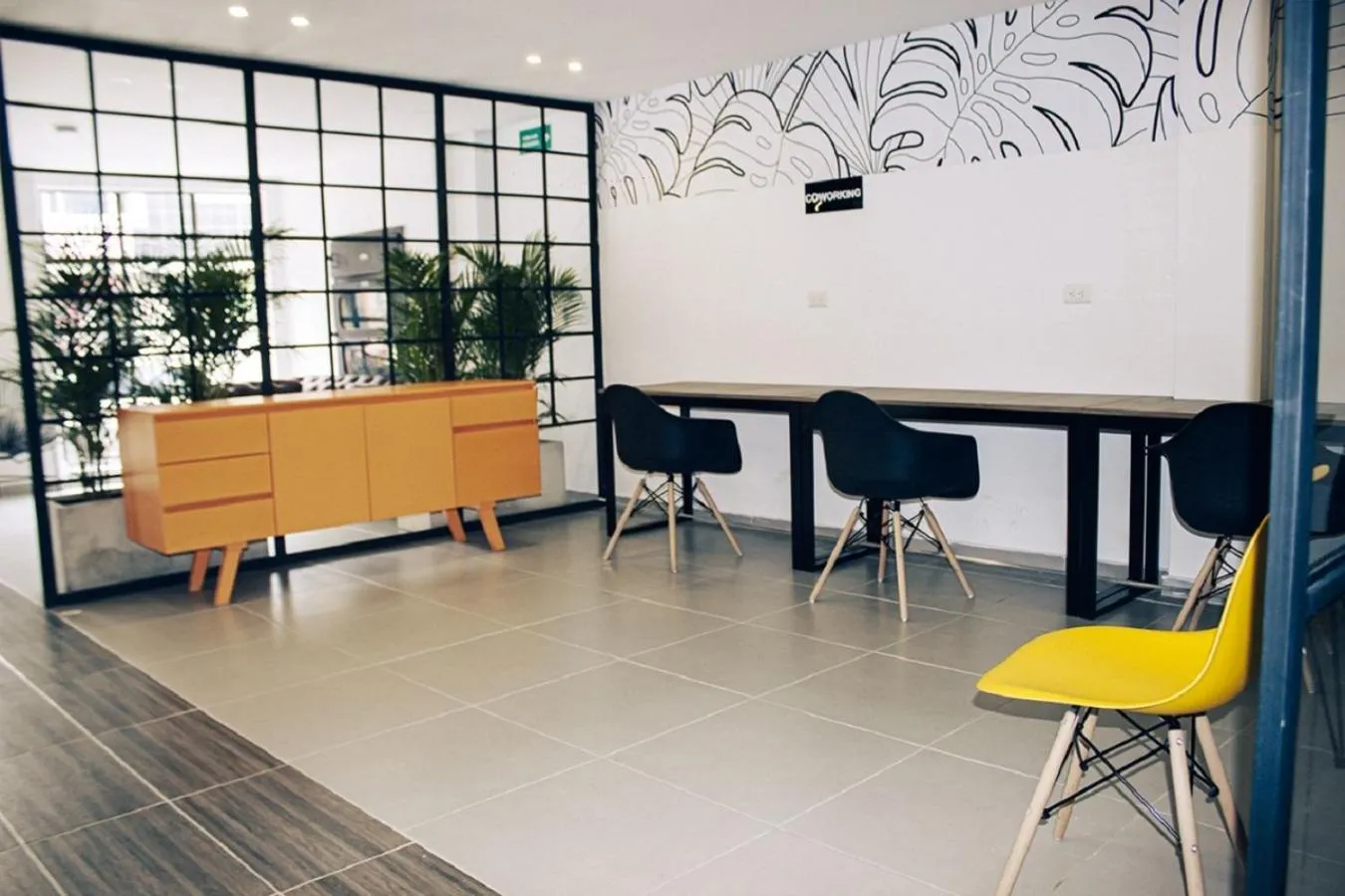 Business facilities in Estainn Hotel Coworking