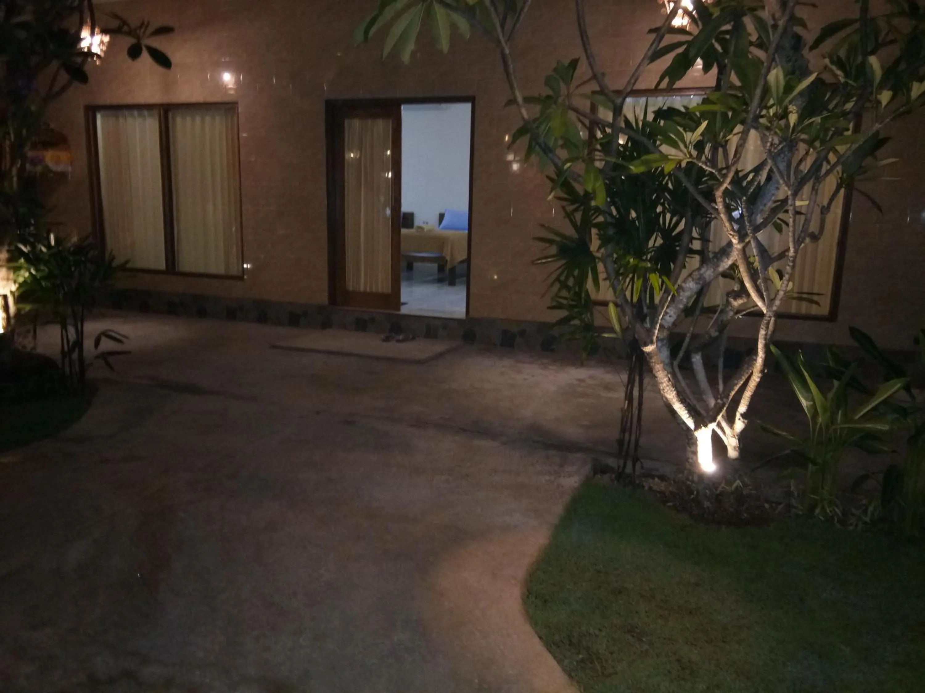 Garden in Dhipa Vibes Hotel