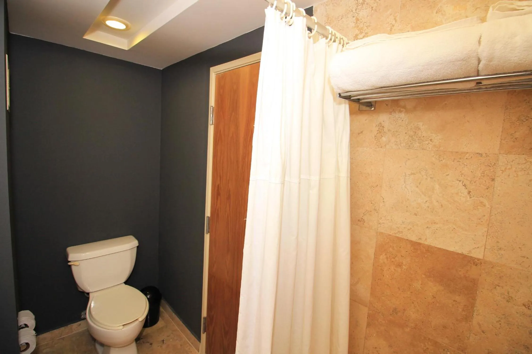 Shower in Rivoli Select Hotel