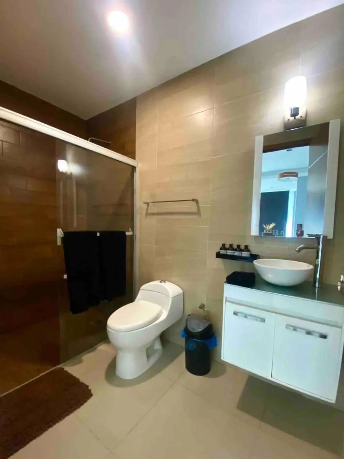 Shower in Suites La Gloria Alojamiento independiente