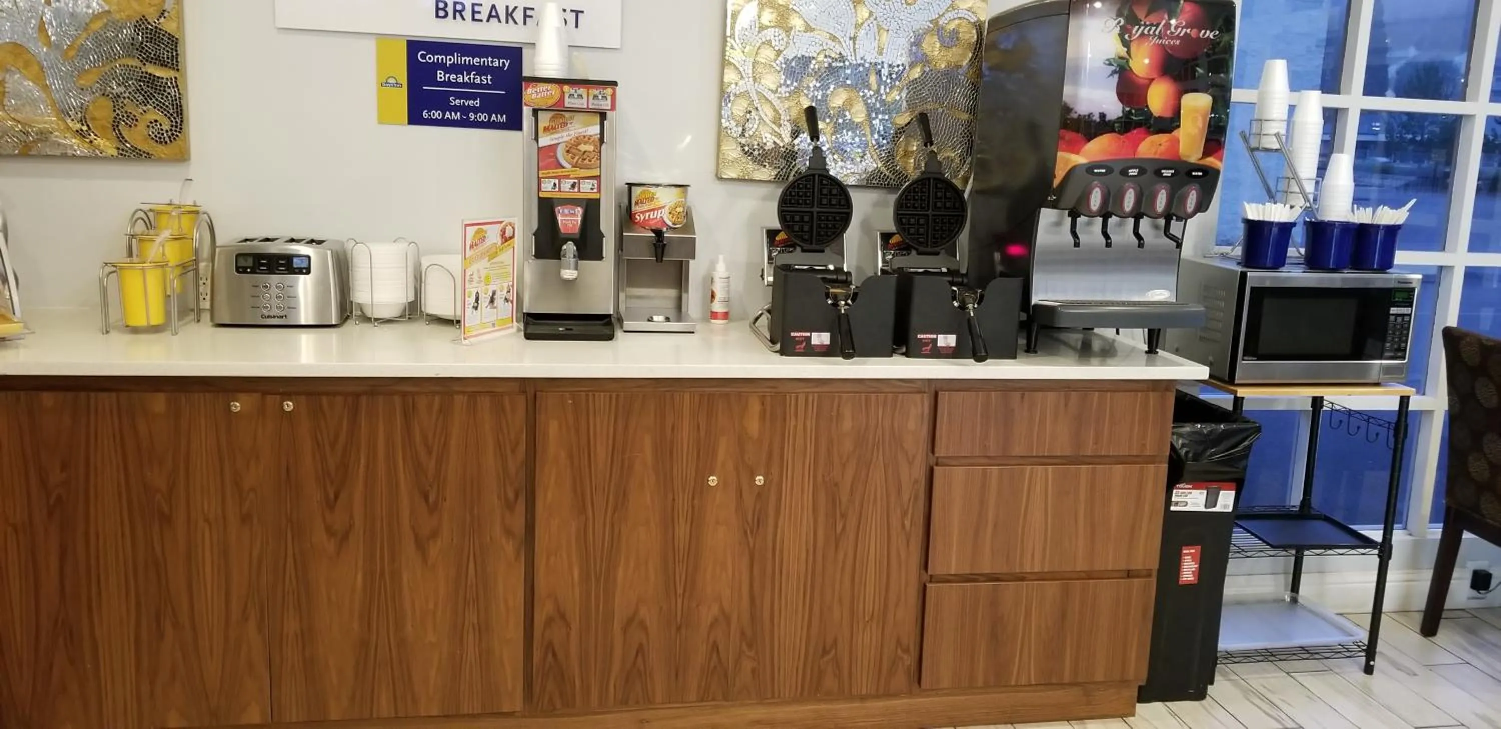 Breakfast in Days Inn by Wyndham Roseburg