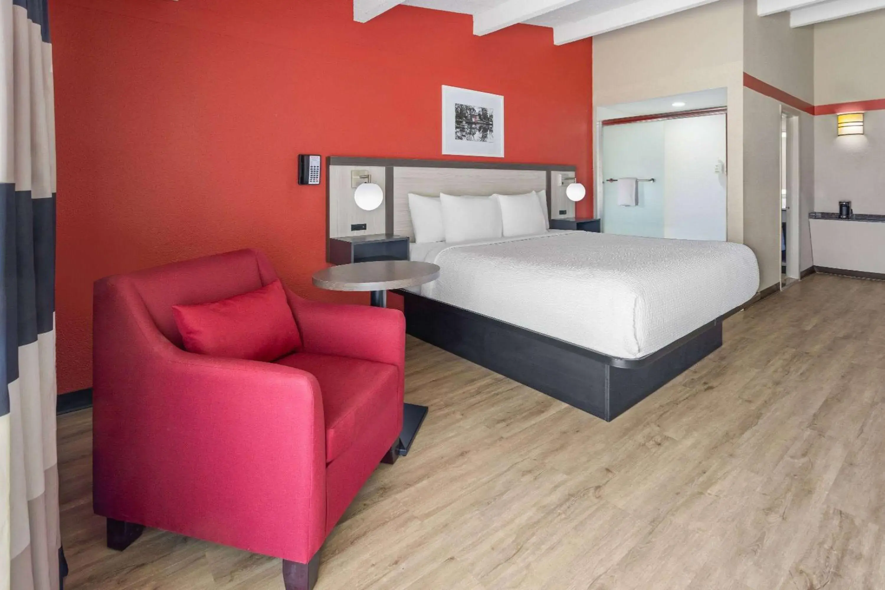 Photo of the whole room, Bed in Ramada by Wyndham Parsippany Photo of the whole room, Bed in Ramada by Wyndham Parsippany