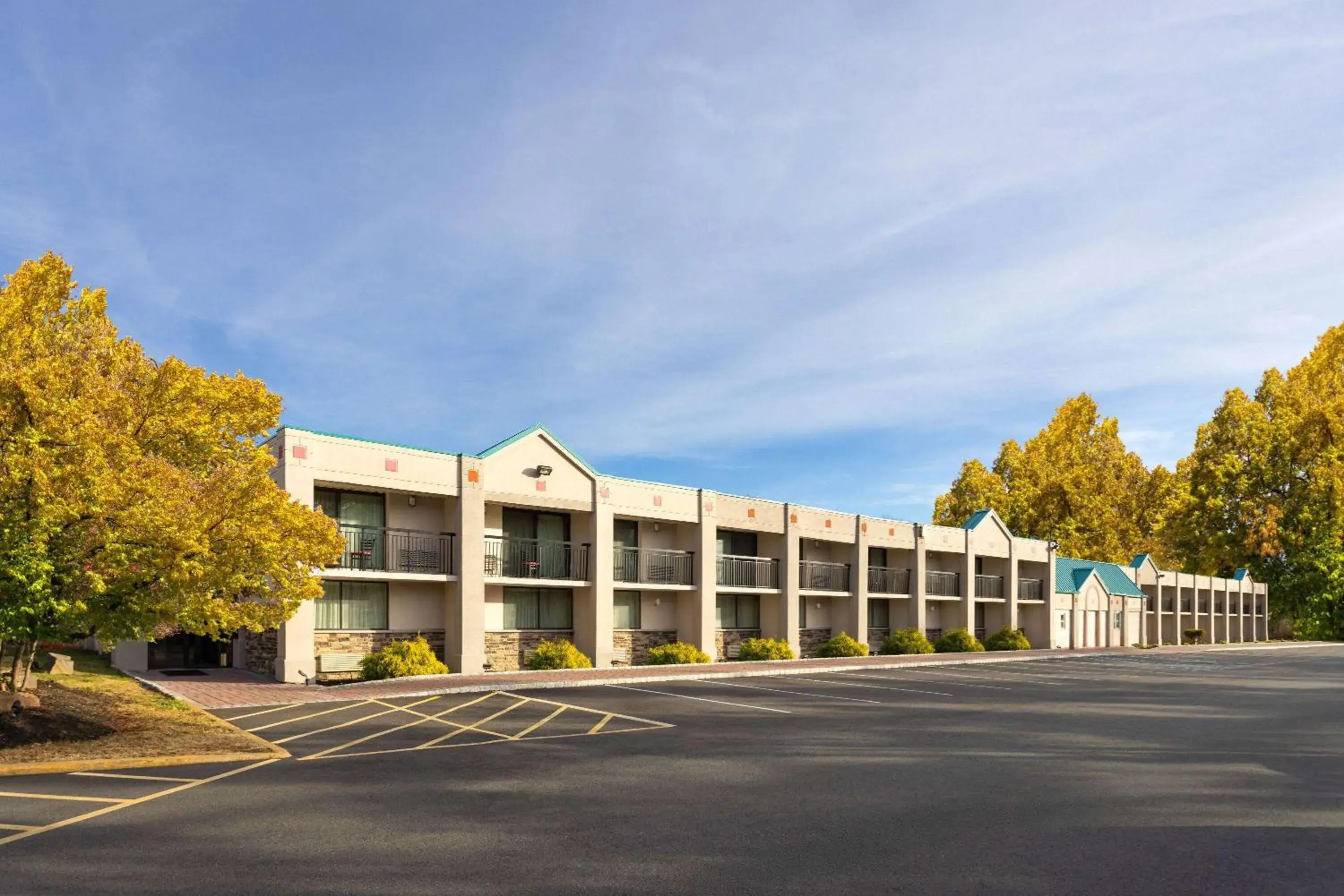 Property building in Ramada by Wyndham Parsippany Property building in Ramada by Wyndham Parsippany