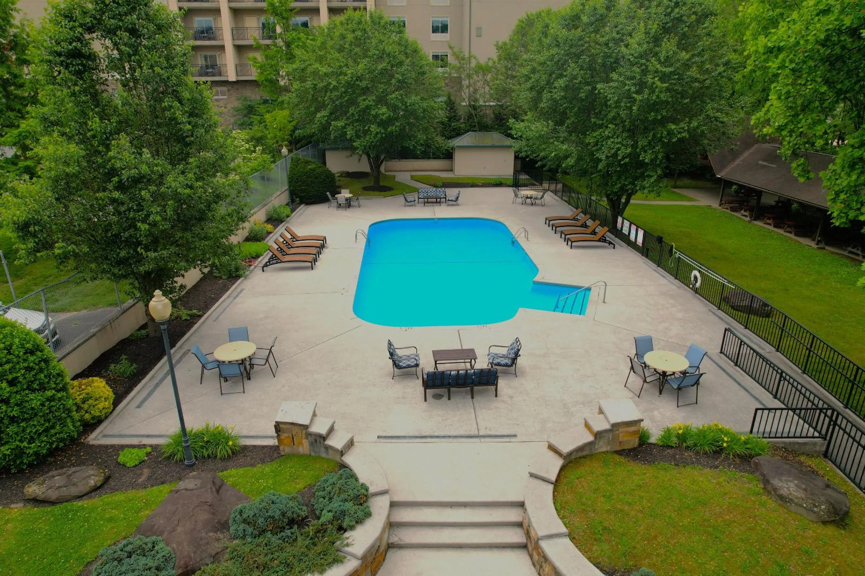 Swimming pool in Glenstone Lodge