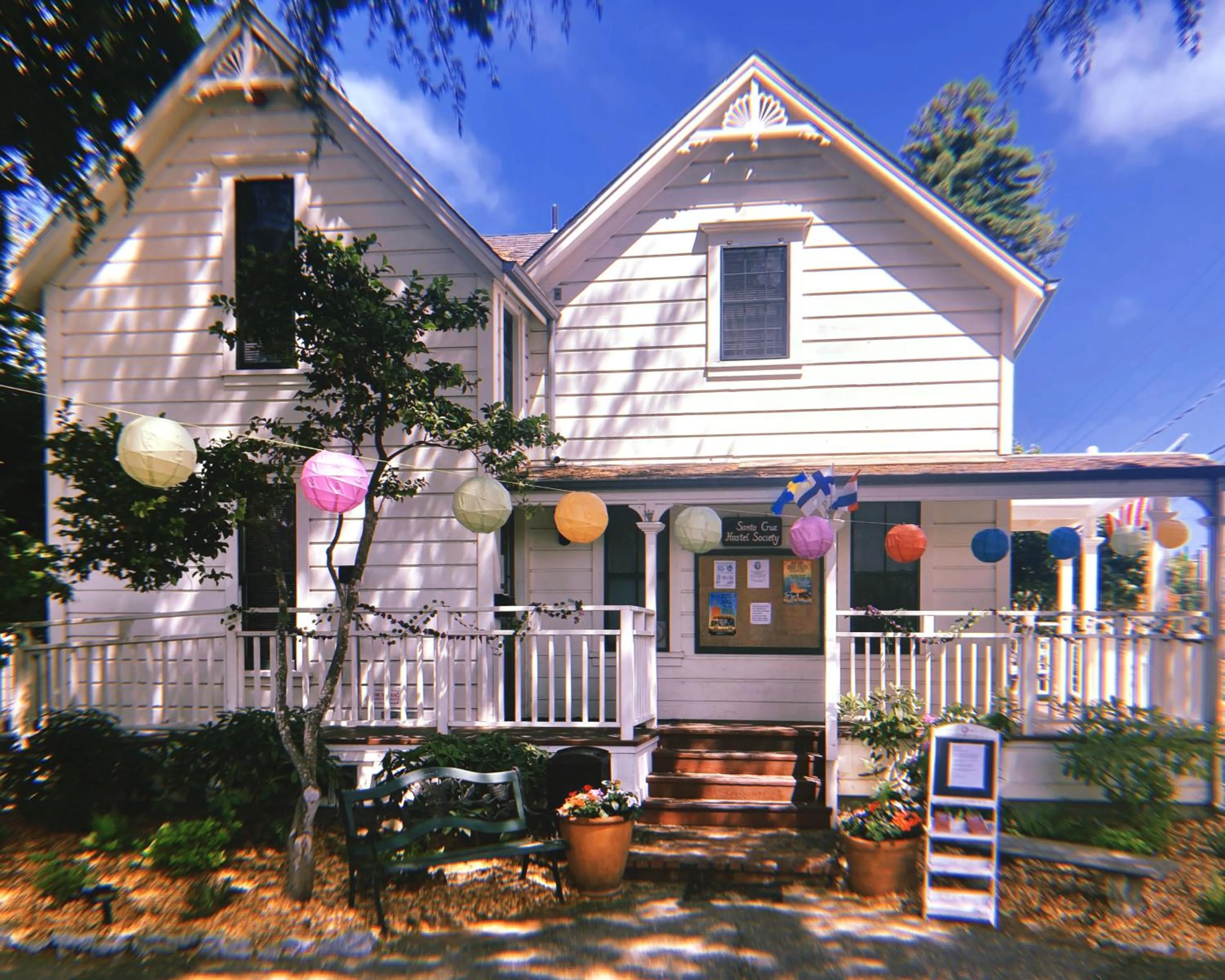 Property building in Santa Cruz Hostel