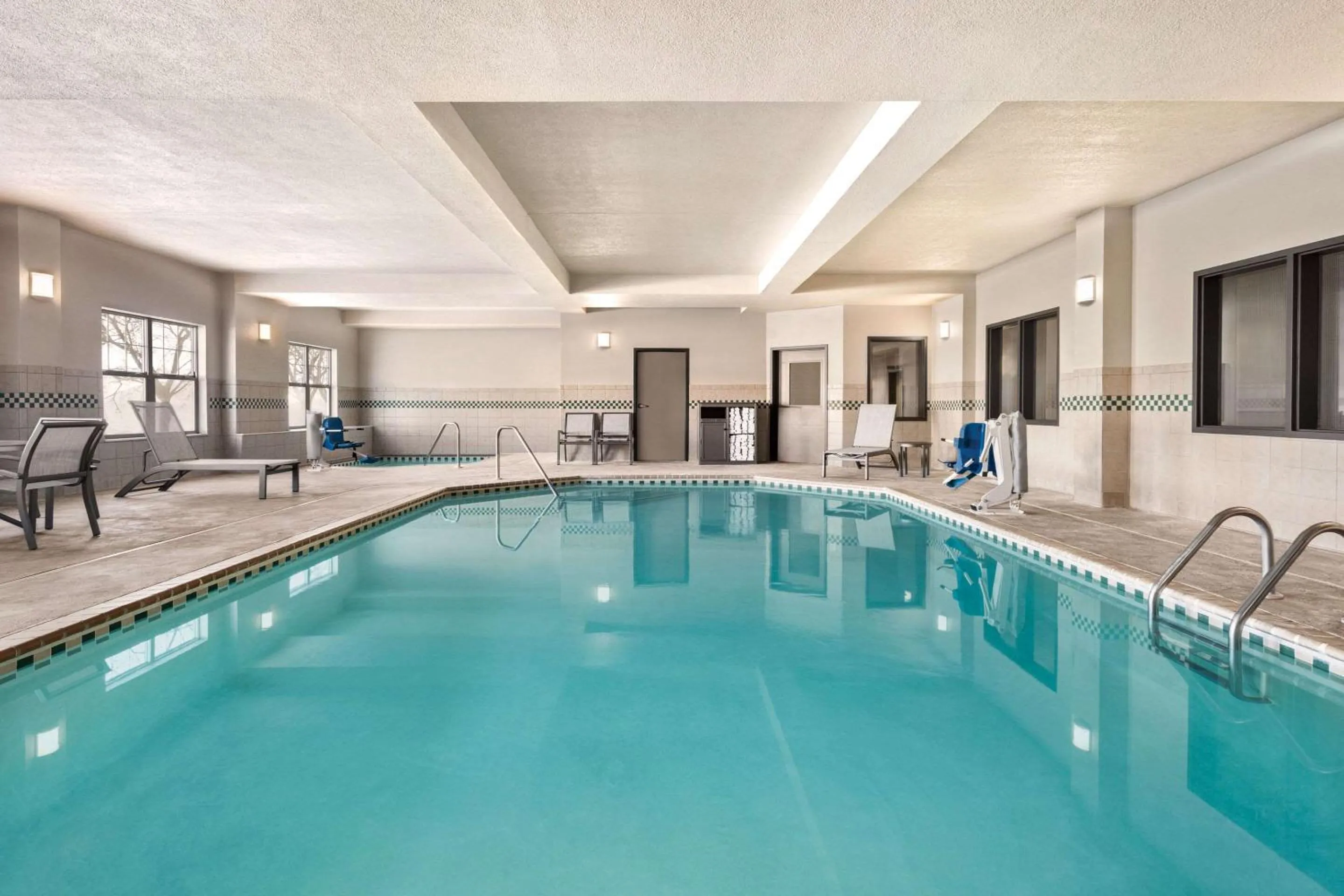 Swimming pool in Country Inn & Suites by Radisson, St Cloud East, MN