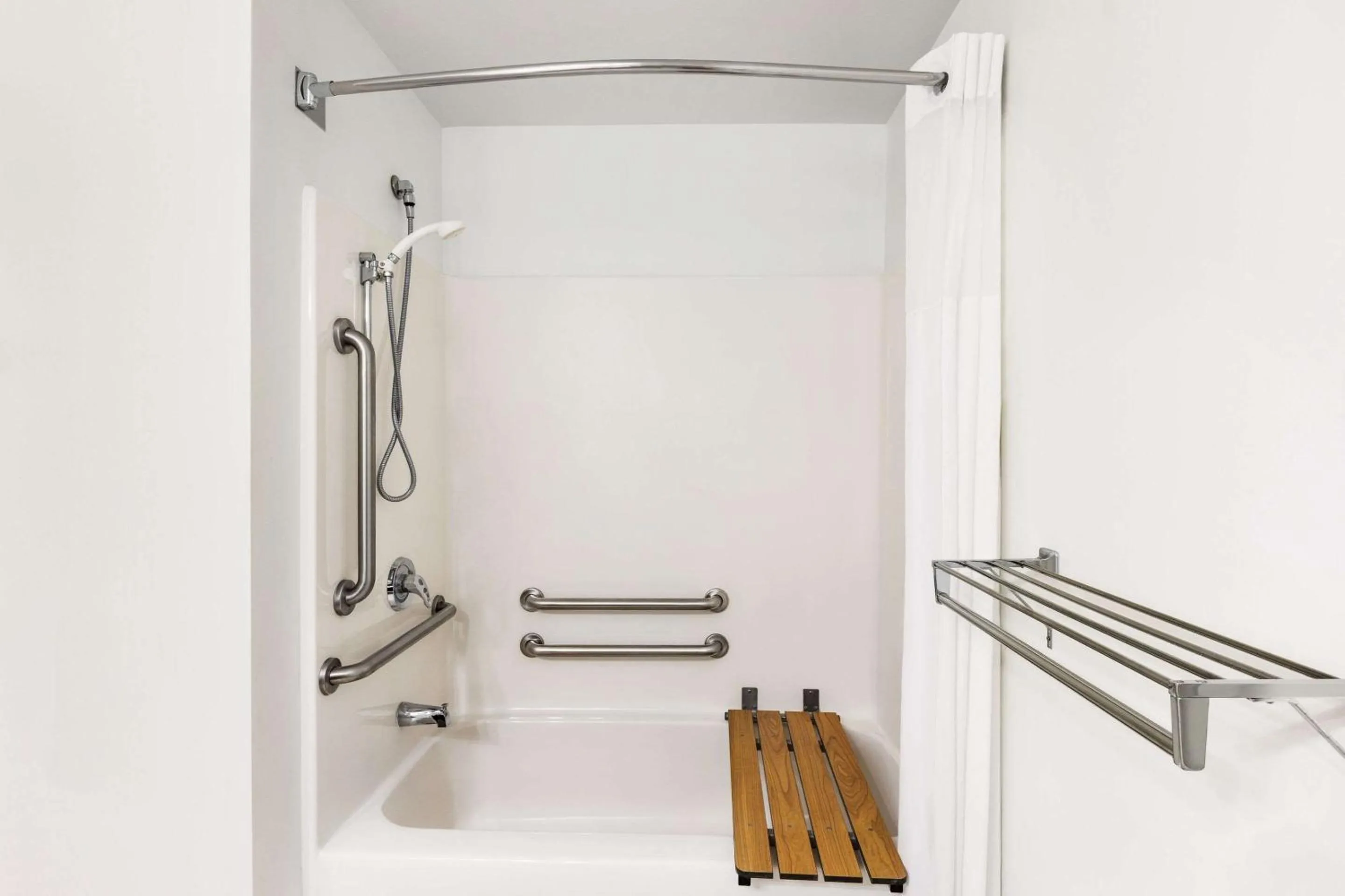 Bedroom in Country Inn & Suites by Radisson, St Cloud East, MN